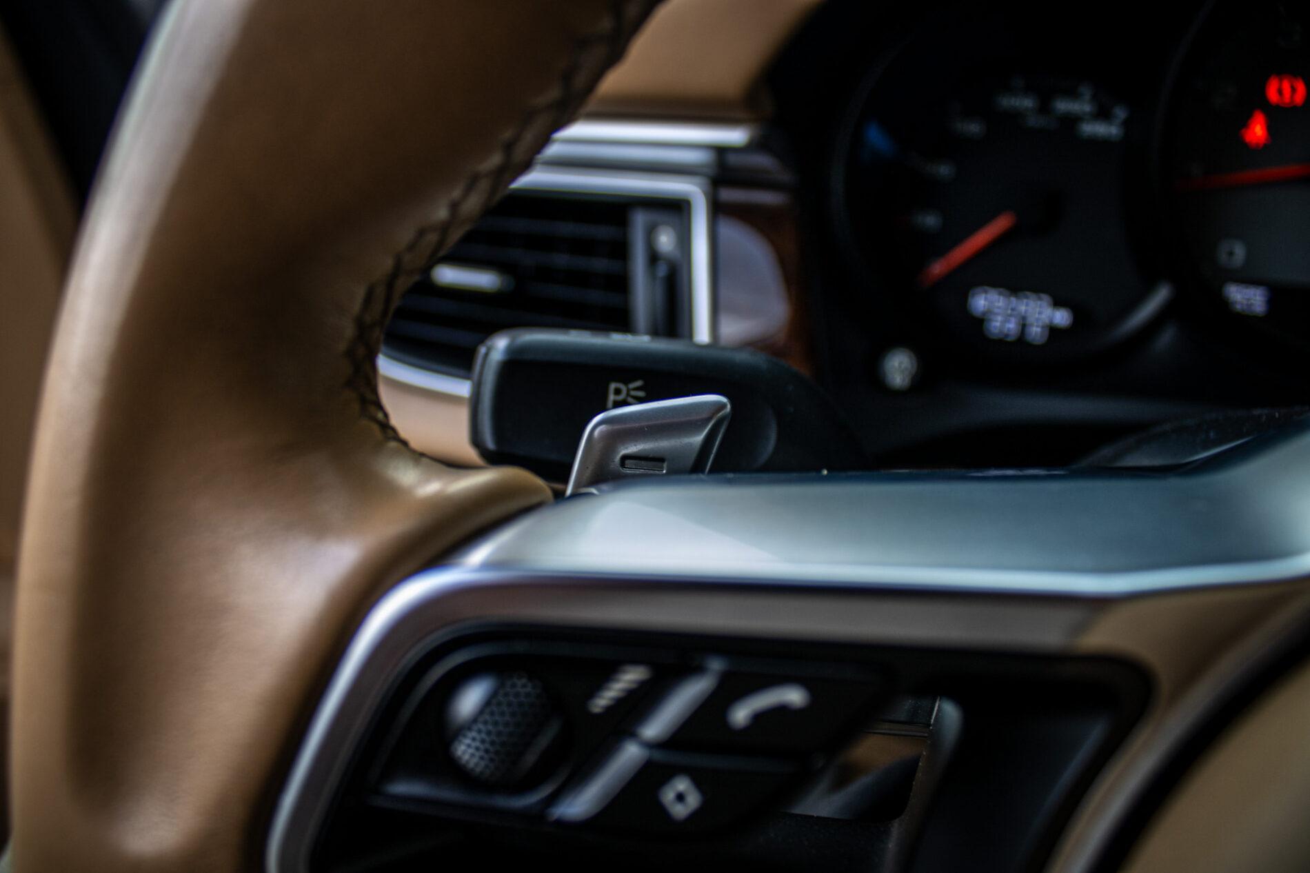 2014 Porsche Macan S, stříbrná suv, 125 433 km