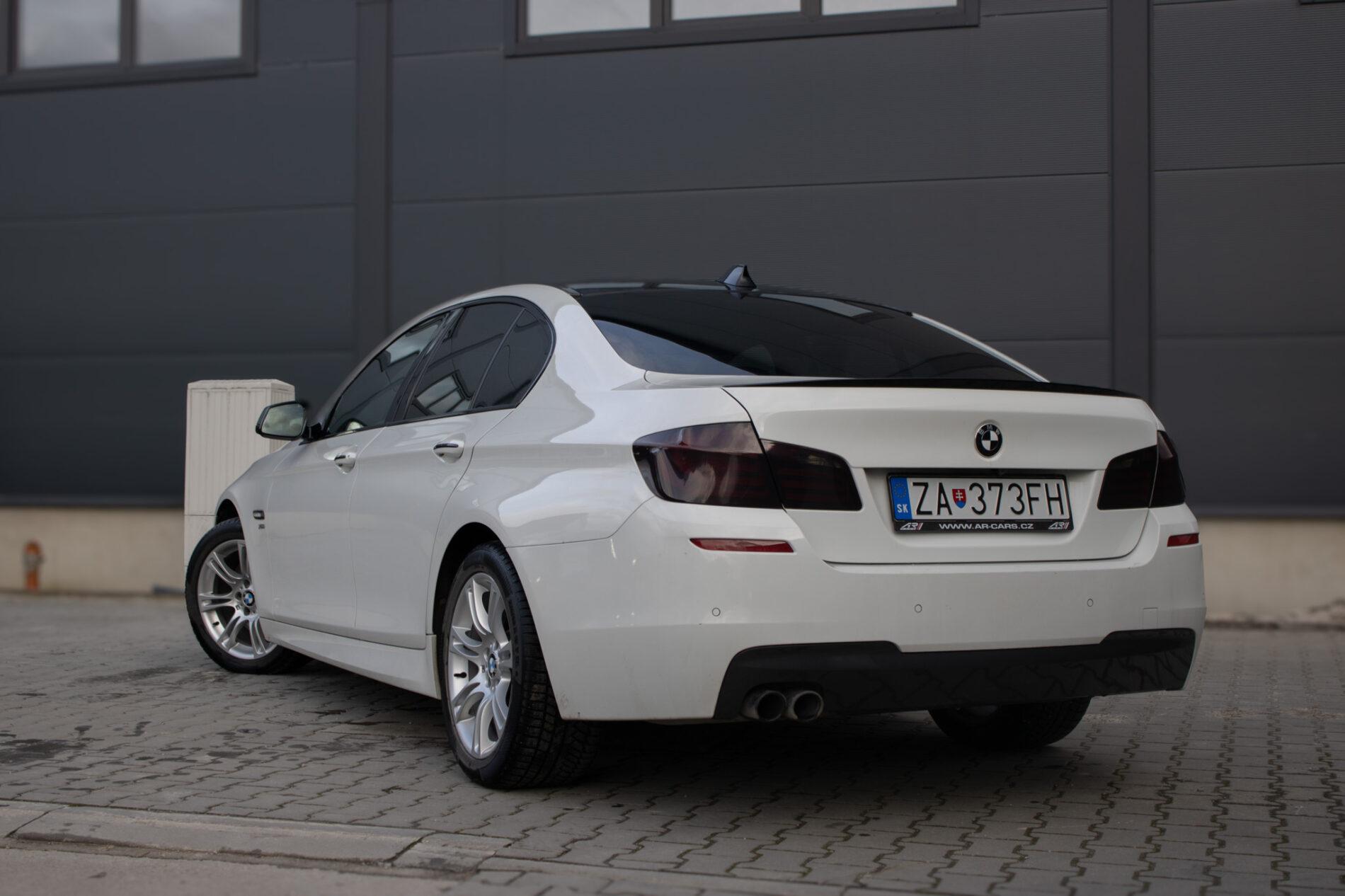 2012 BMW 530d, bílá sedan, 254 243 km