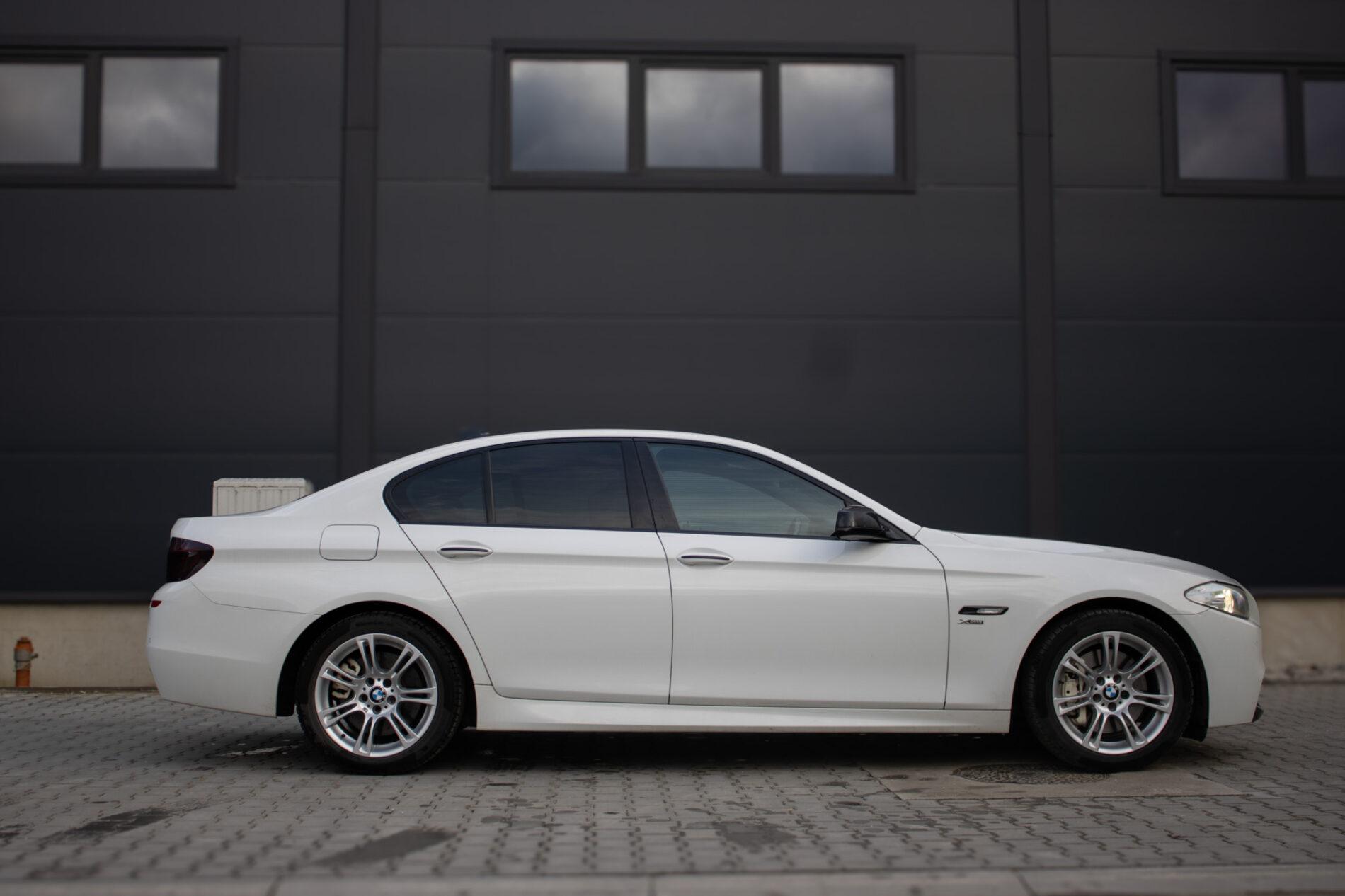 2012 BMW 530d, bílá sedan, 254 243 km