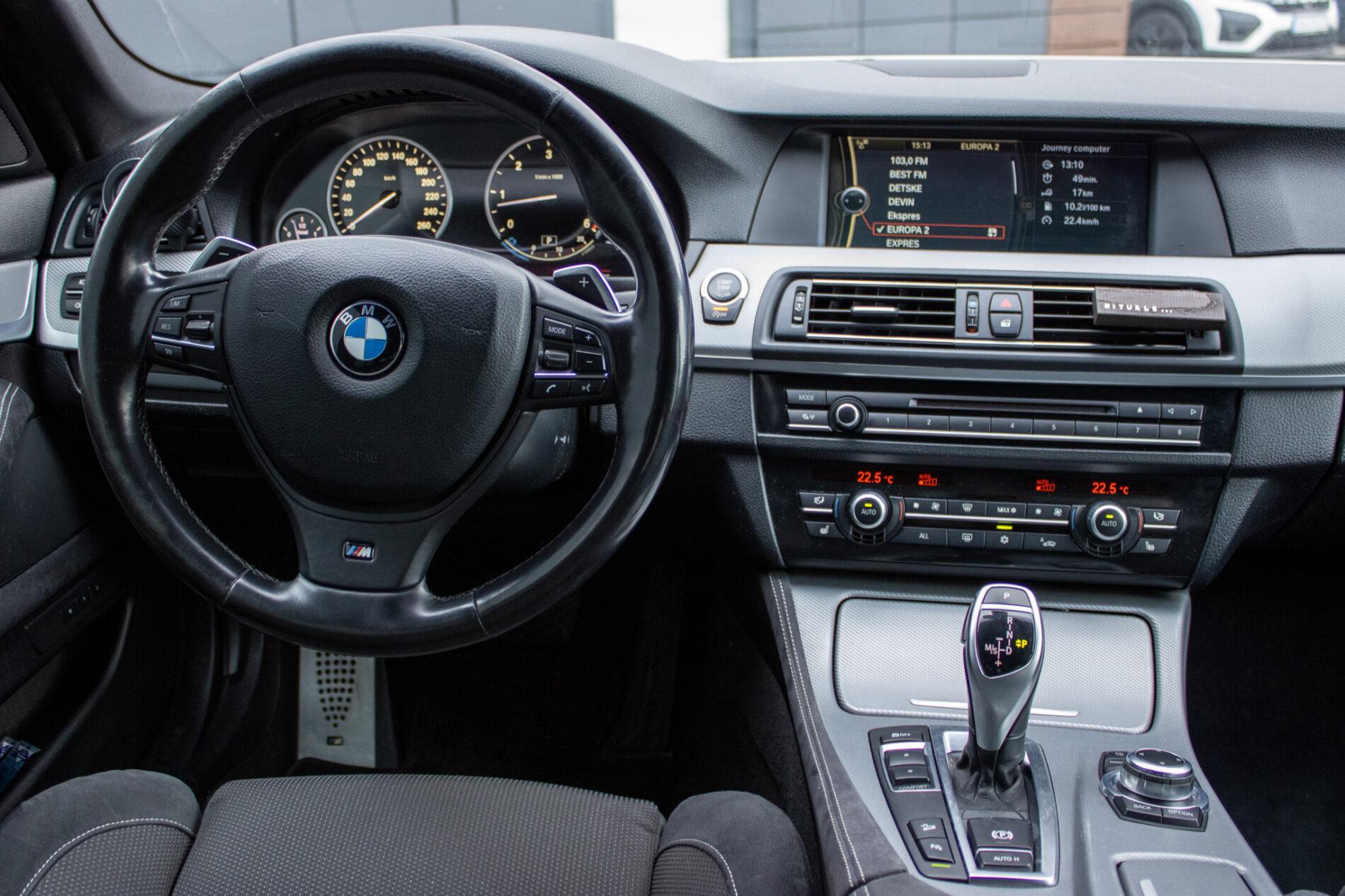 2012 BMW 530d, bílá sedan, 254 243 km