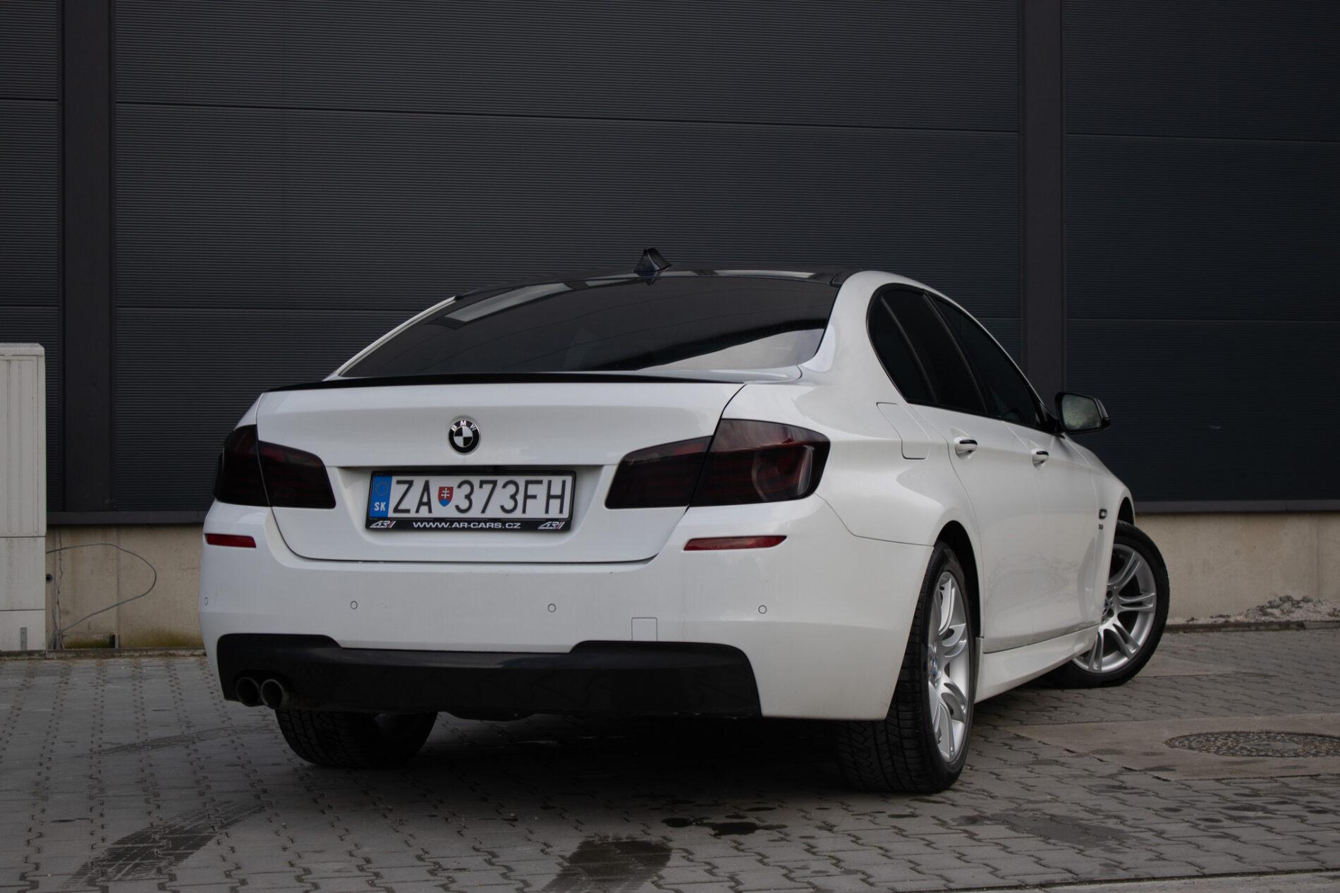 2012 BMW 530d, bílá sedan, 254 243 km