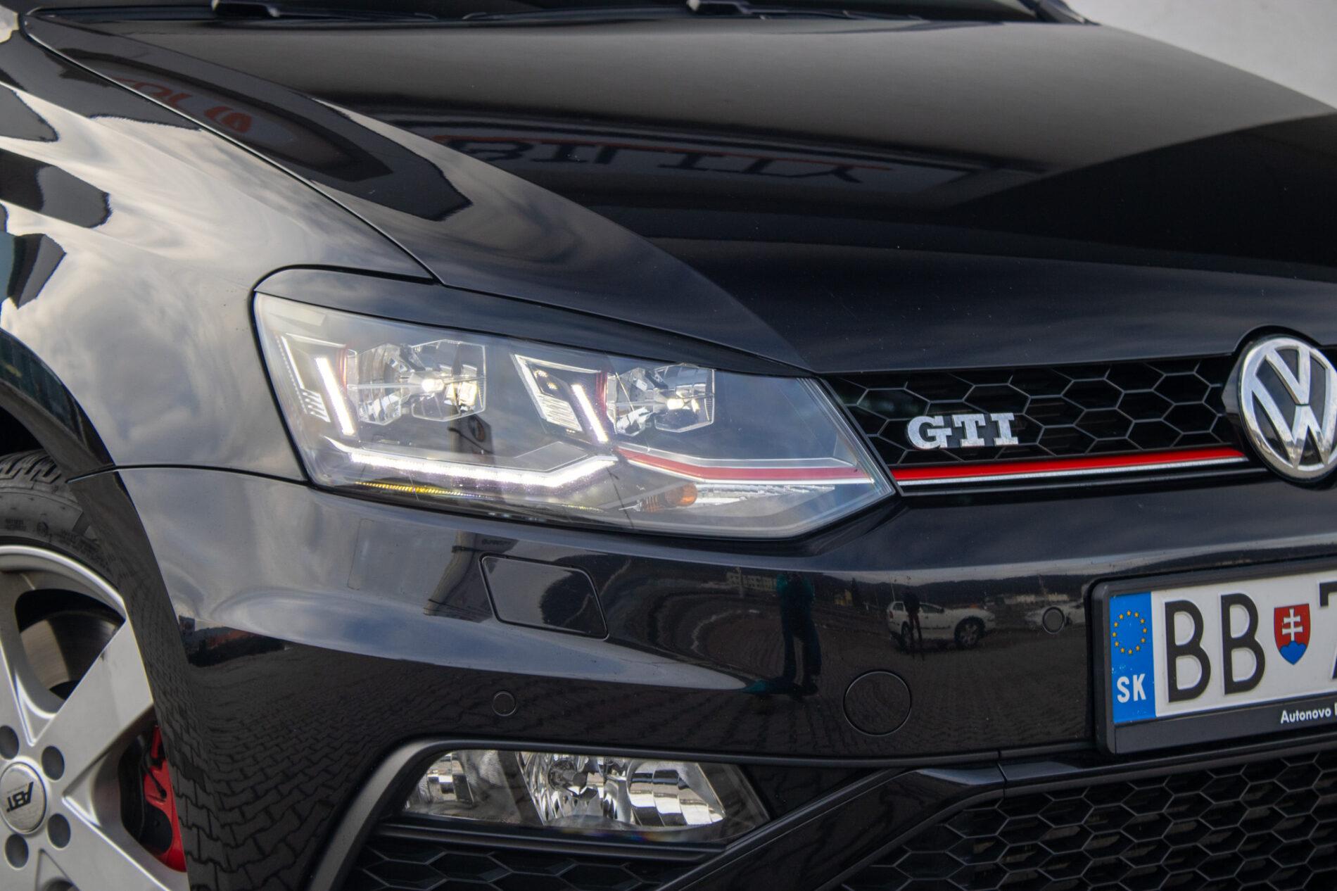 2016 Volkswagen Polo GTI, černá hatchback, 49 625 km