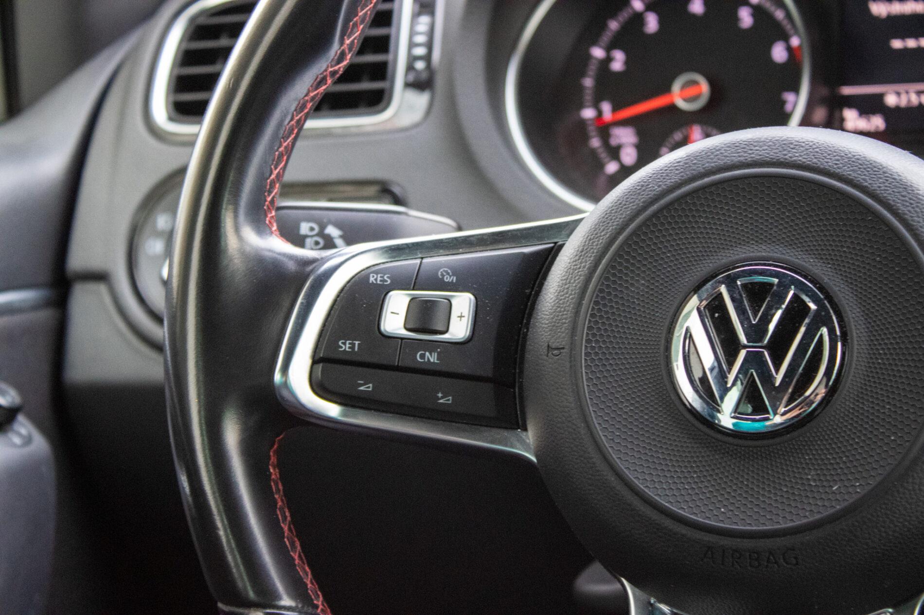 2016 Volkswagen Polo GTI, černá hatchback, 49 625 km