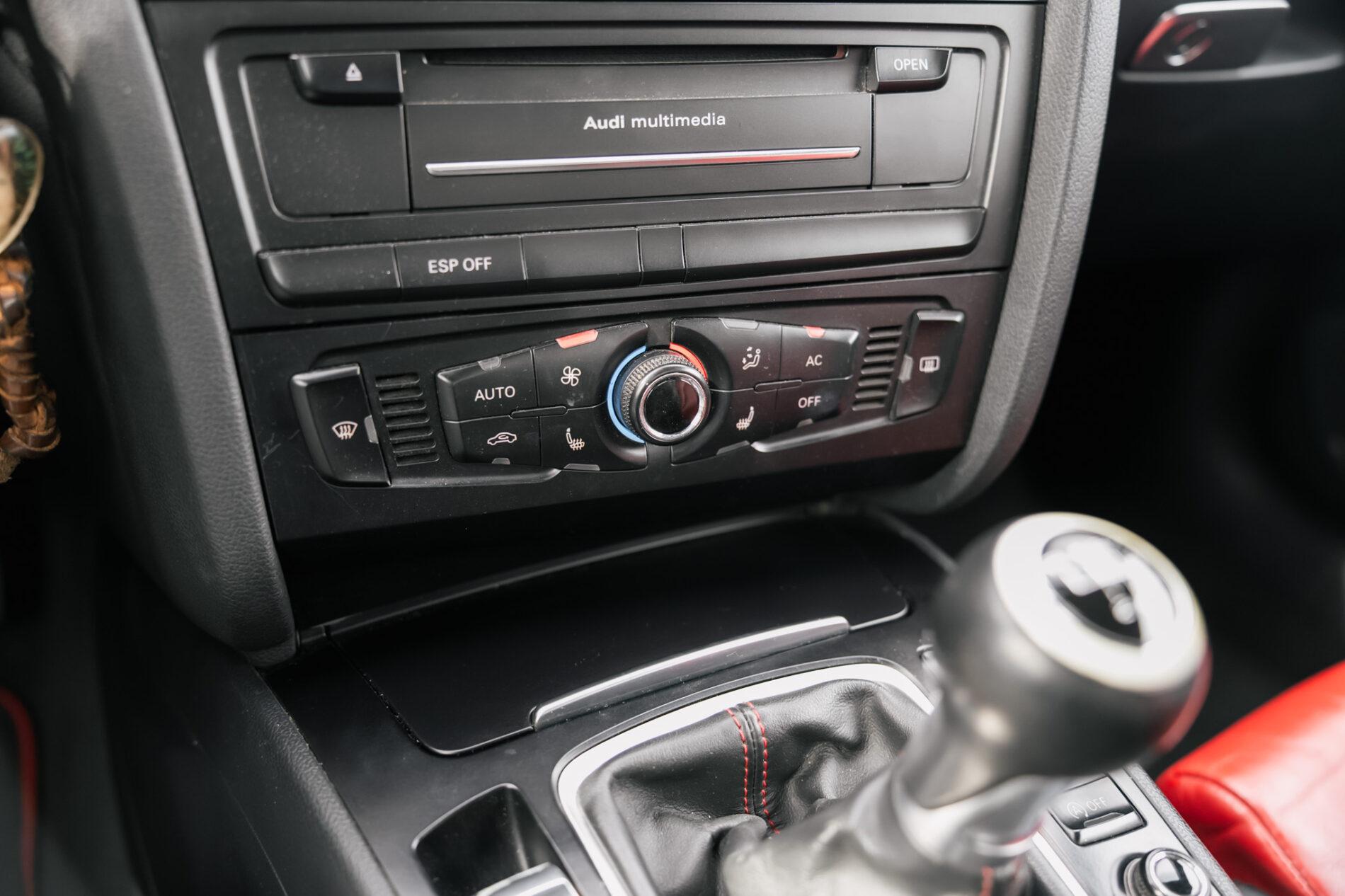 2010 AUDI A5, bílá kabriolet, 357 143 km