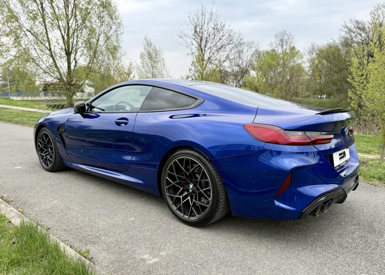 2020 BMW M8 Competition, modrá kupé, 107 000 km