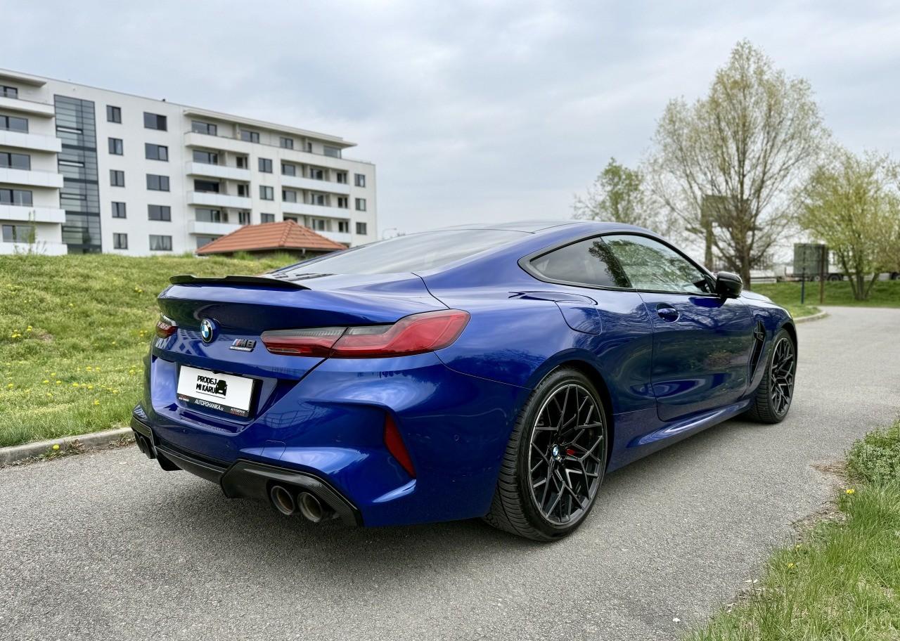 2020 BMW M8 Competition, modrá kupé, 107 000 km