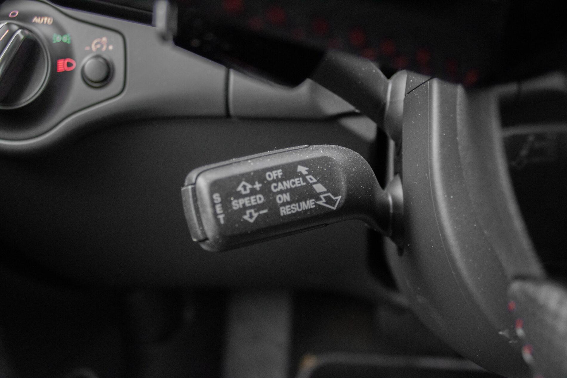 2011 AUDI S5, bílá sedan, 193 834 km