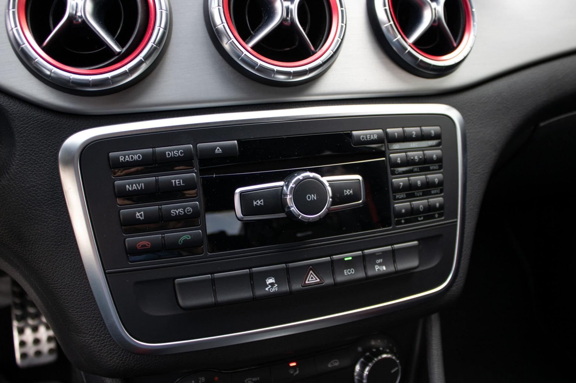 2014 Mercedes-Benz CLA 45 AMG, černá kupé, 135 120 km