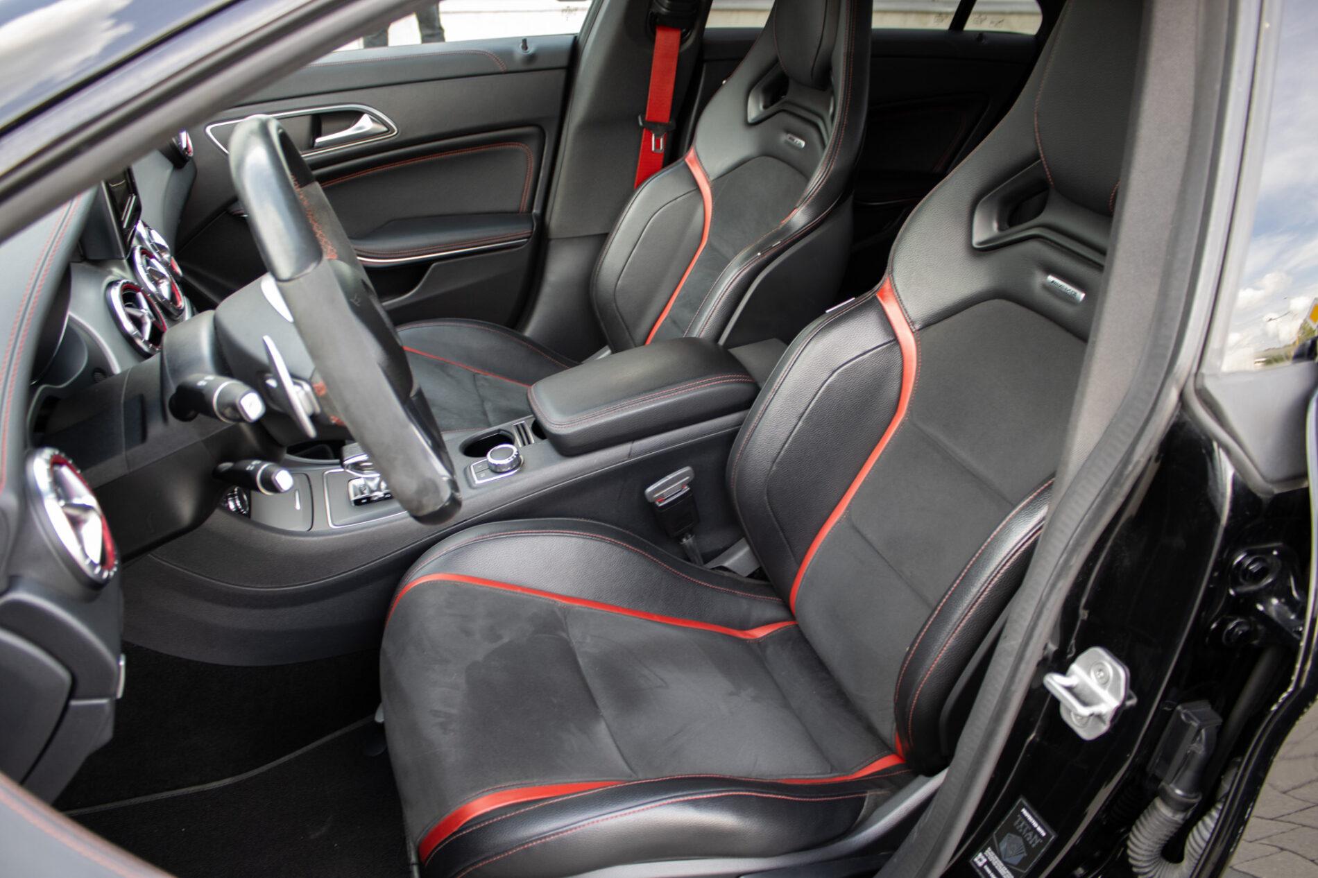 2014 Mercedes-Benz CLA 45 AMG, černá kupé, 135 120 km