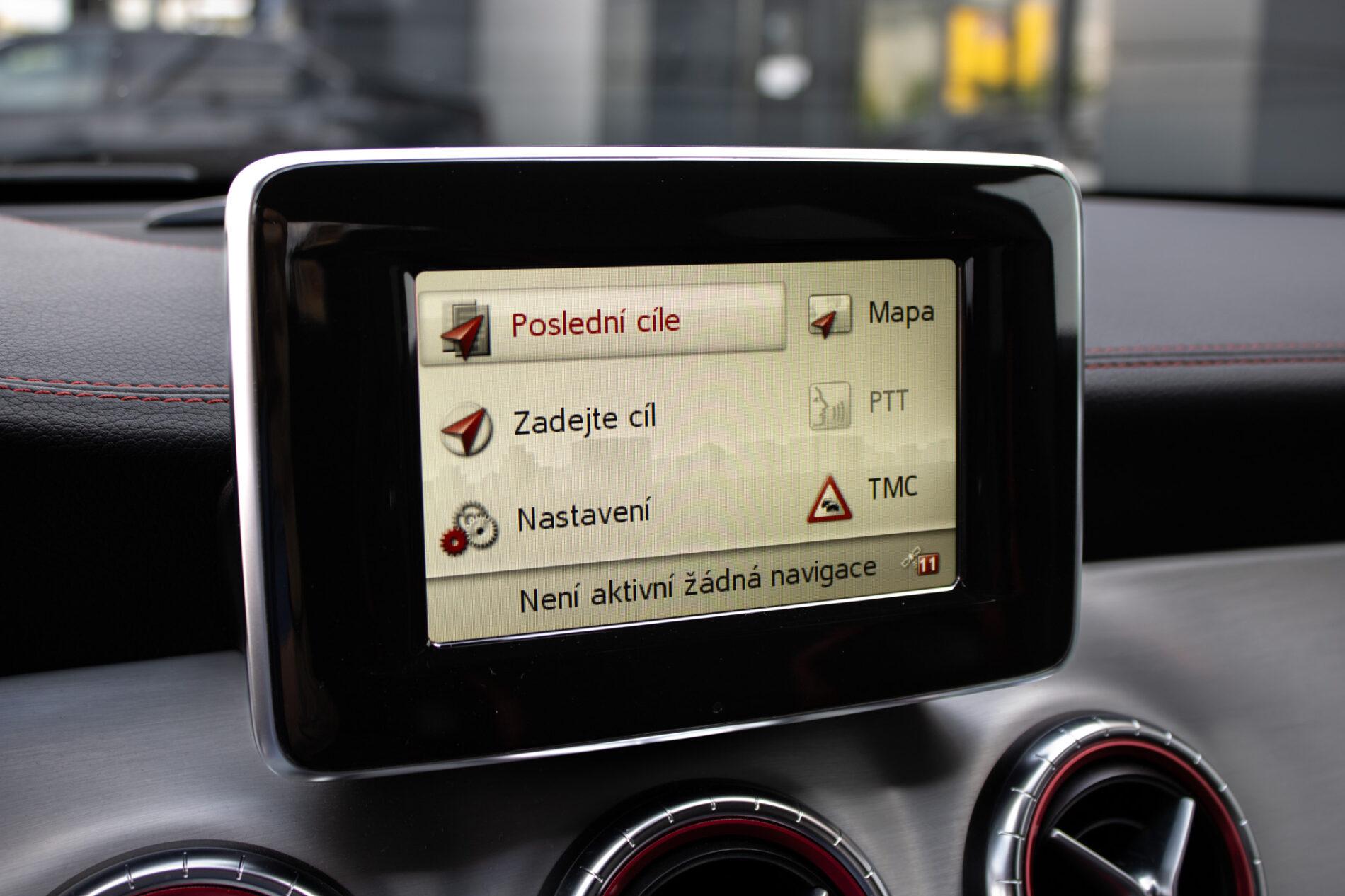 2014 Mercedes-Benz CLA 45 AMG, černá kupé, 135 120 km