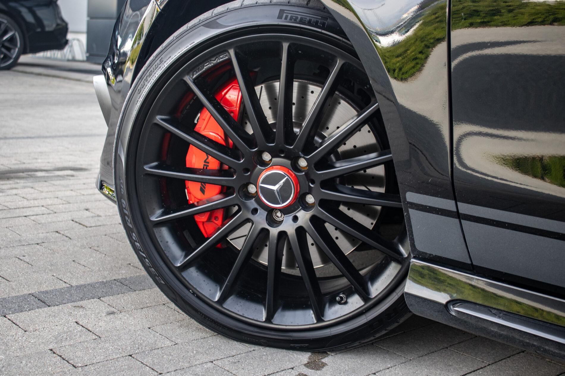 2014 Mercedes-Benz CLA 45 AMG, černá kupé, 135 120 km