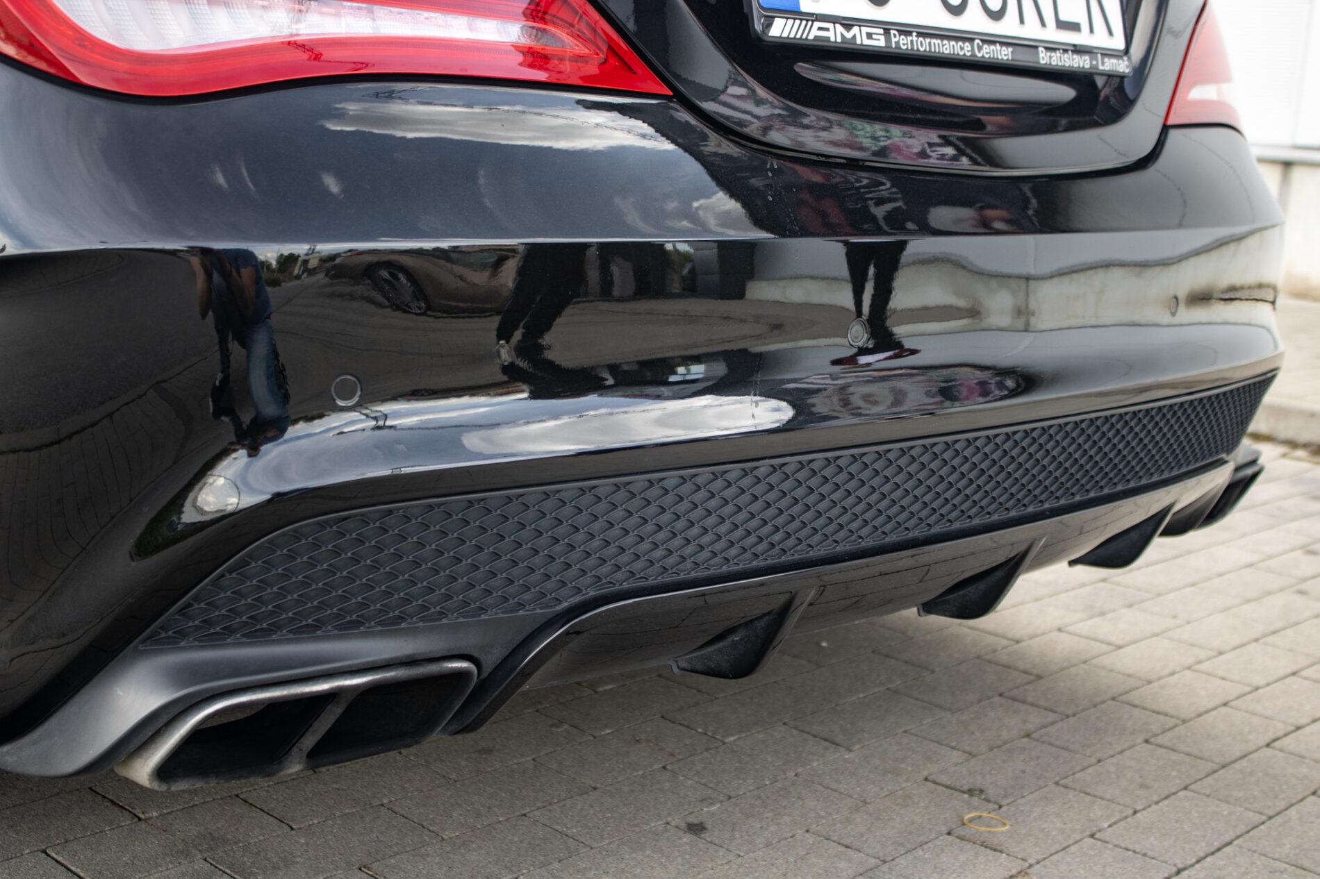 2014 Mercedes-Benz CLA 45 AMG, černá kupé, 135 120 km