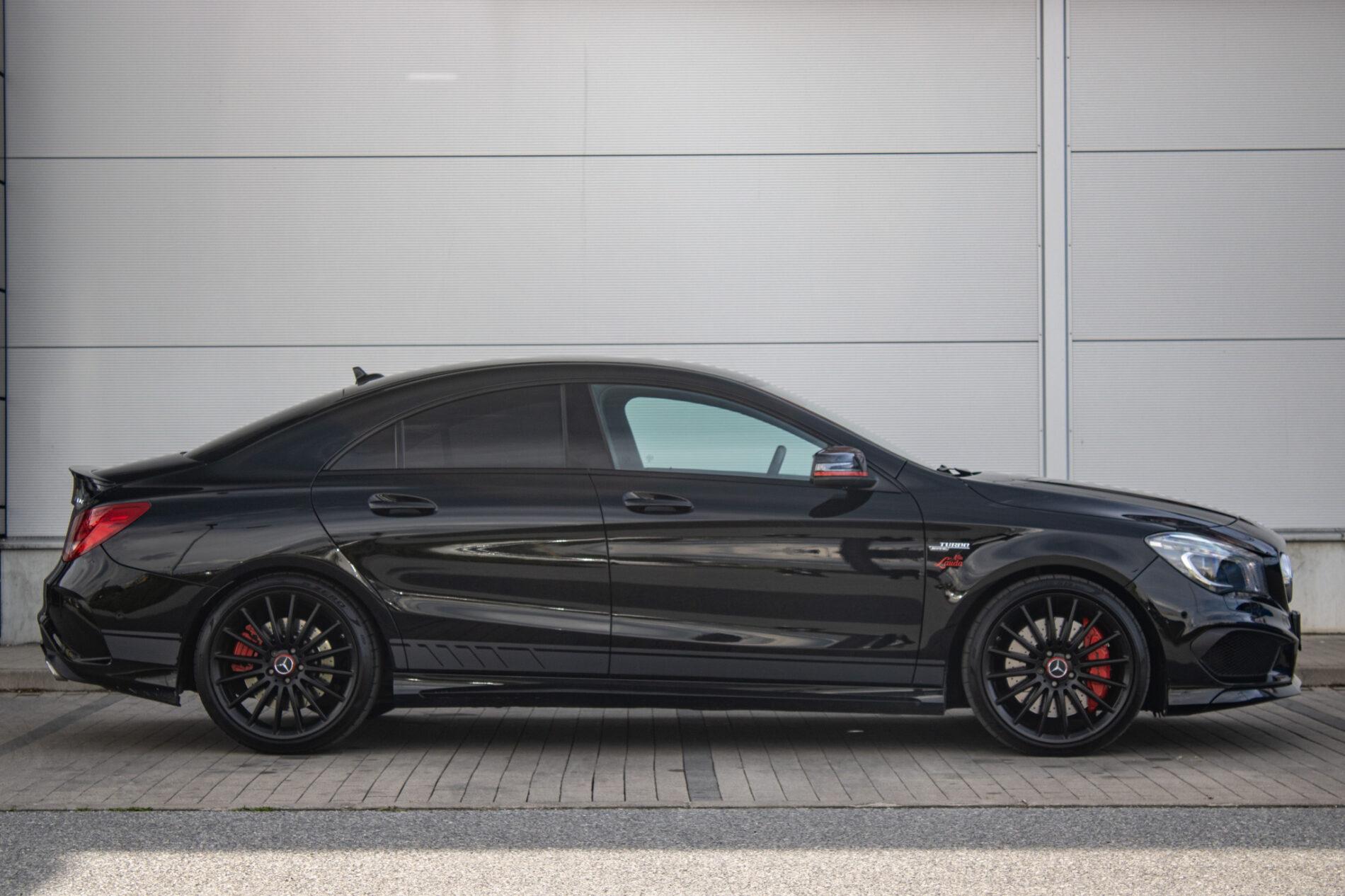 2014 Mercedes-Benz CLA 45 AMG, černá kupé, 135 120 km