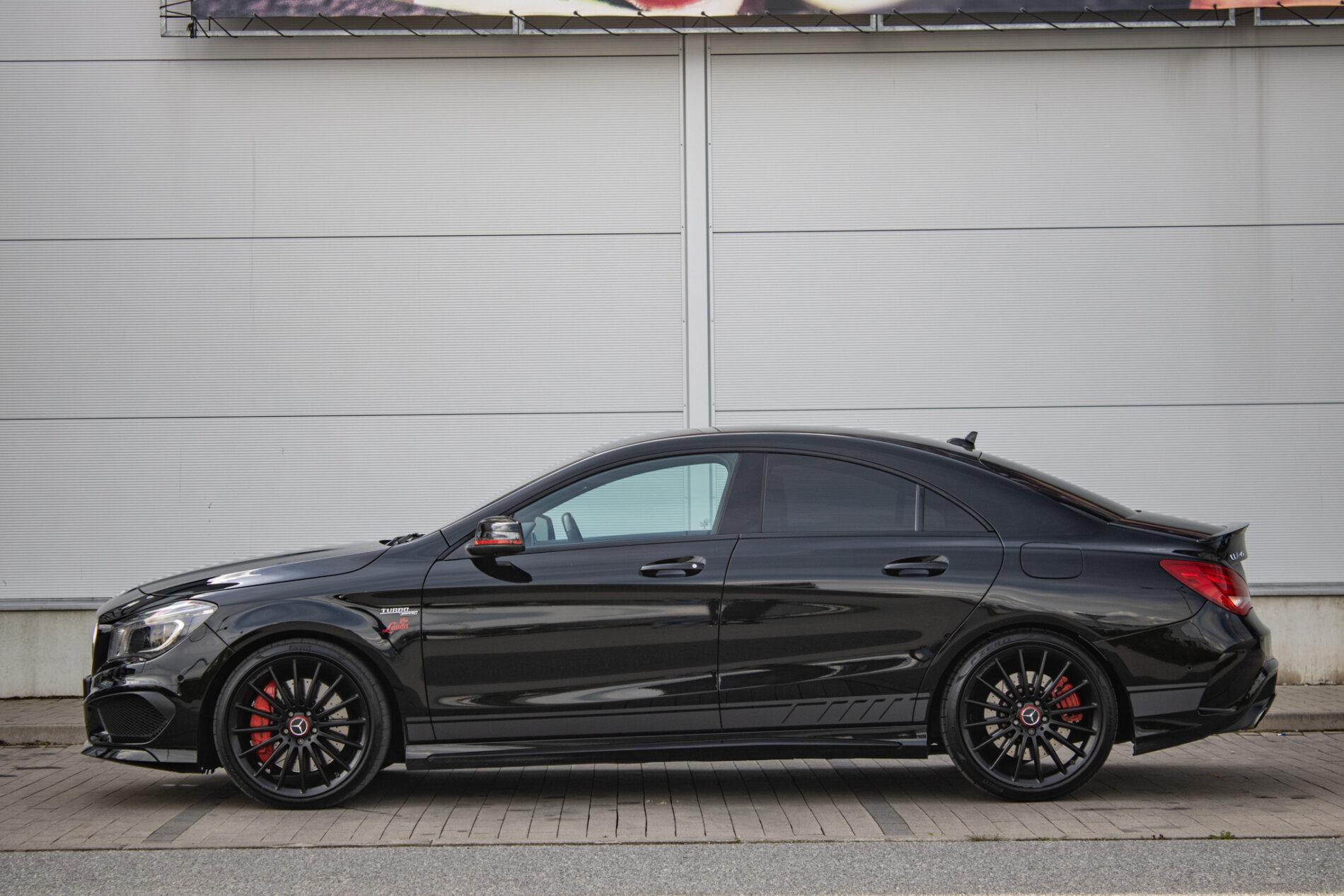 2014 Mercedes-Benz CLA 45 AMG, černá kupé, 135 120 km