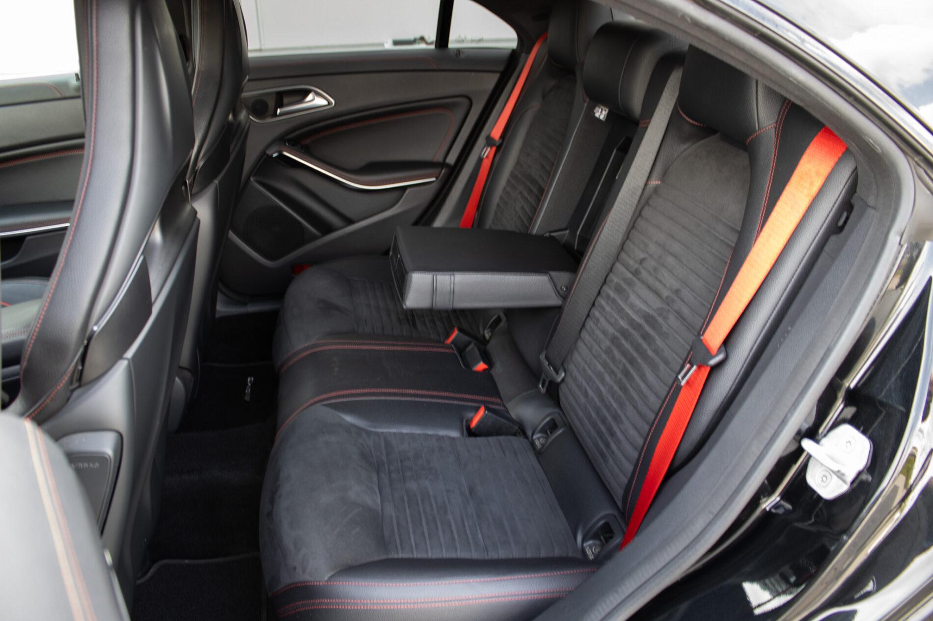 2014 Mercedes-Benz CLA 45 AMG, černá kupé, 135 120 km