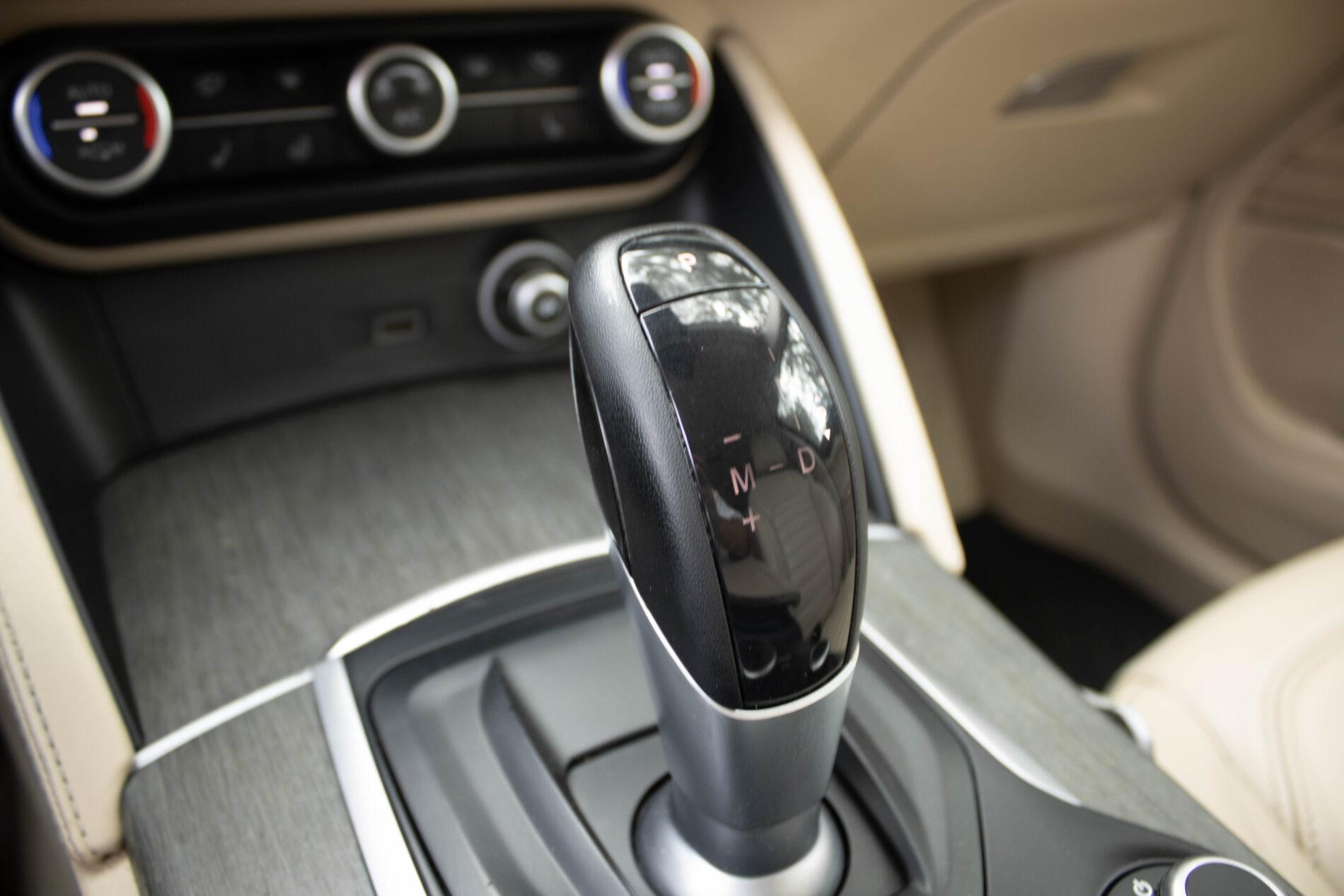2018 Alfa Romeo Stelvio, černá suv, 239 300 km