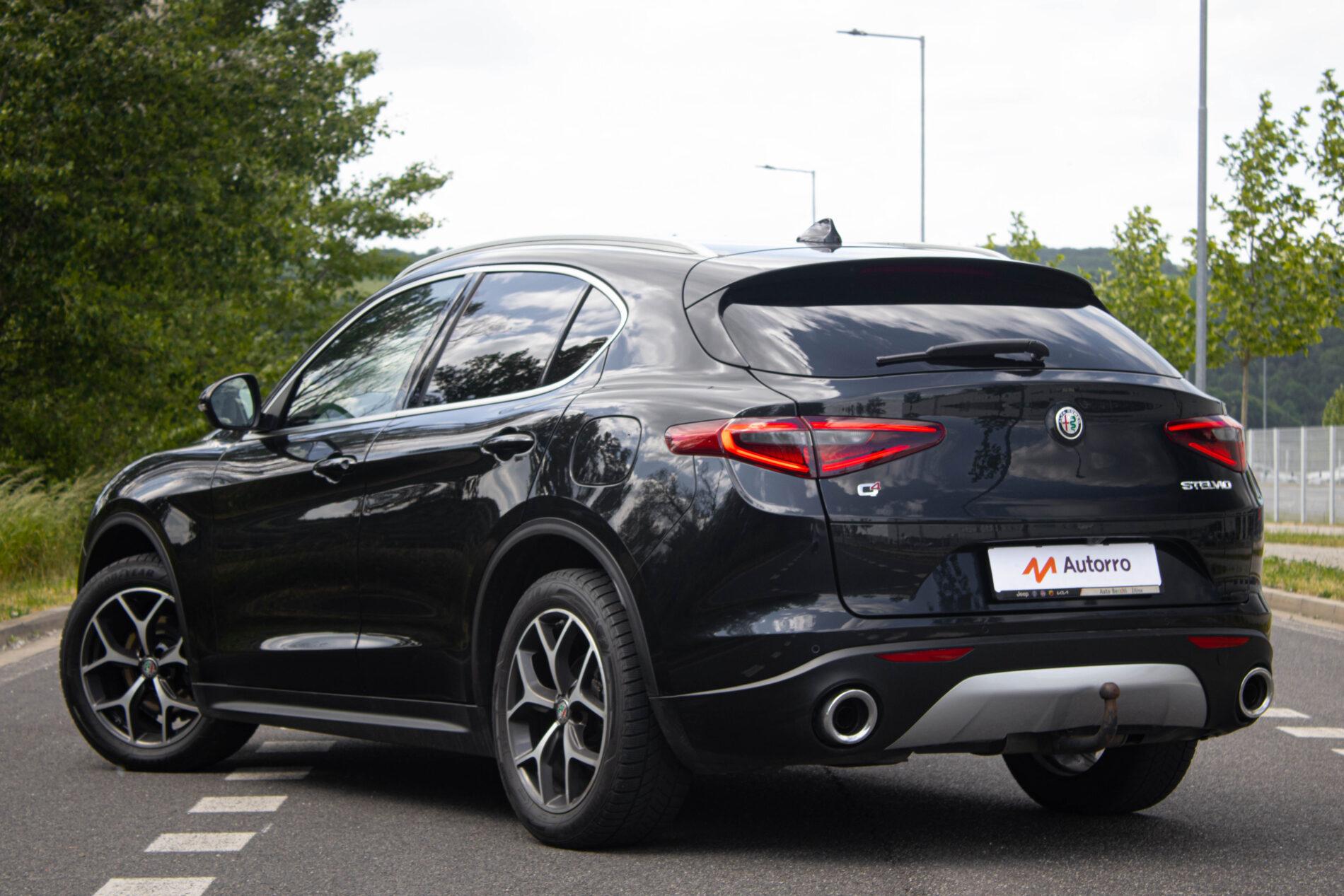2018 Alfa Romeo Stelvio, černá suv, 239 300 km