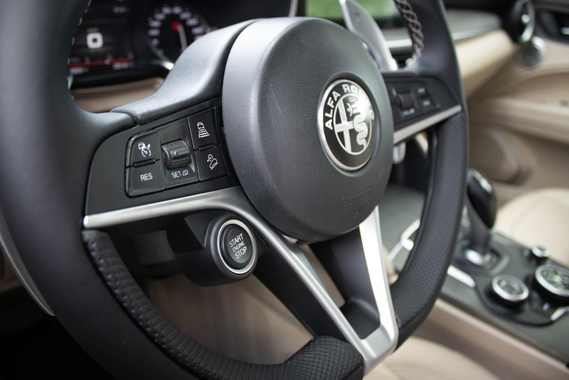 2018 Alfa Romeo Stelvio, černá suv, 239 300 km