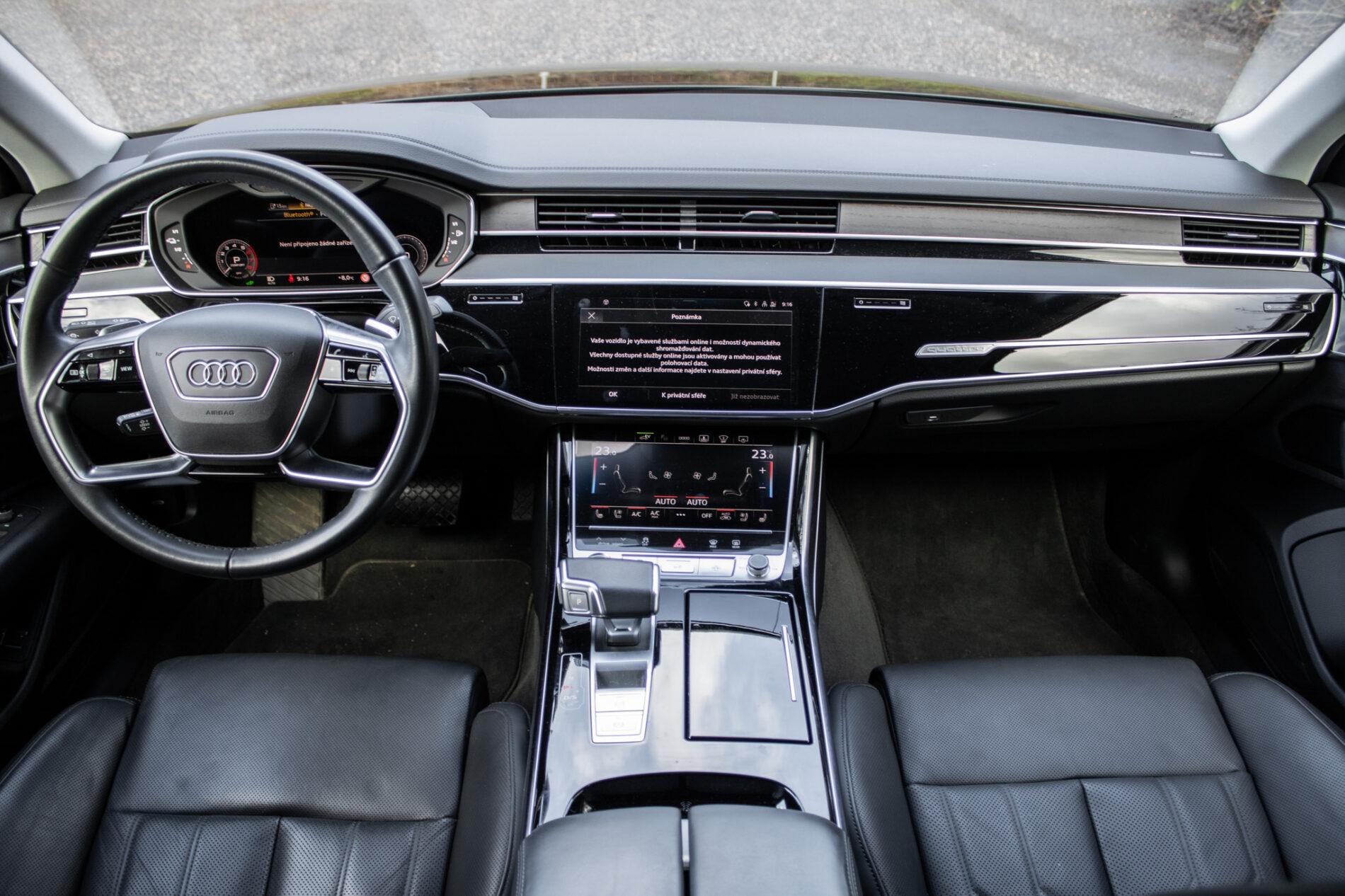 2023 AUDI A8, černá sedan, 45 533 km