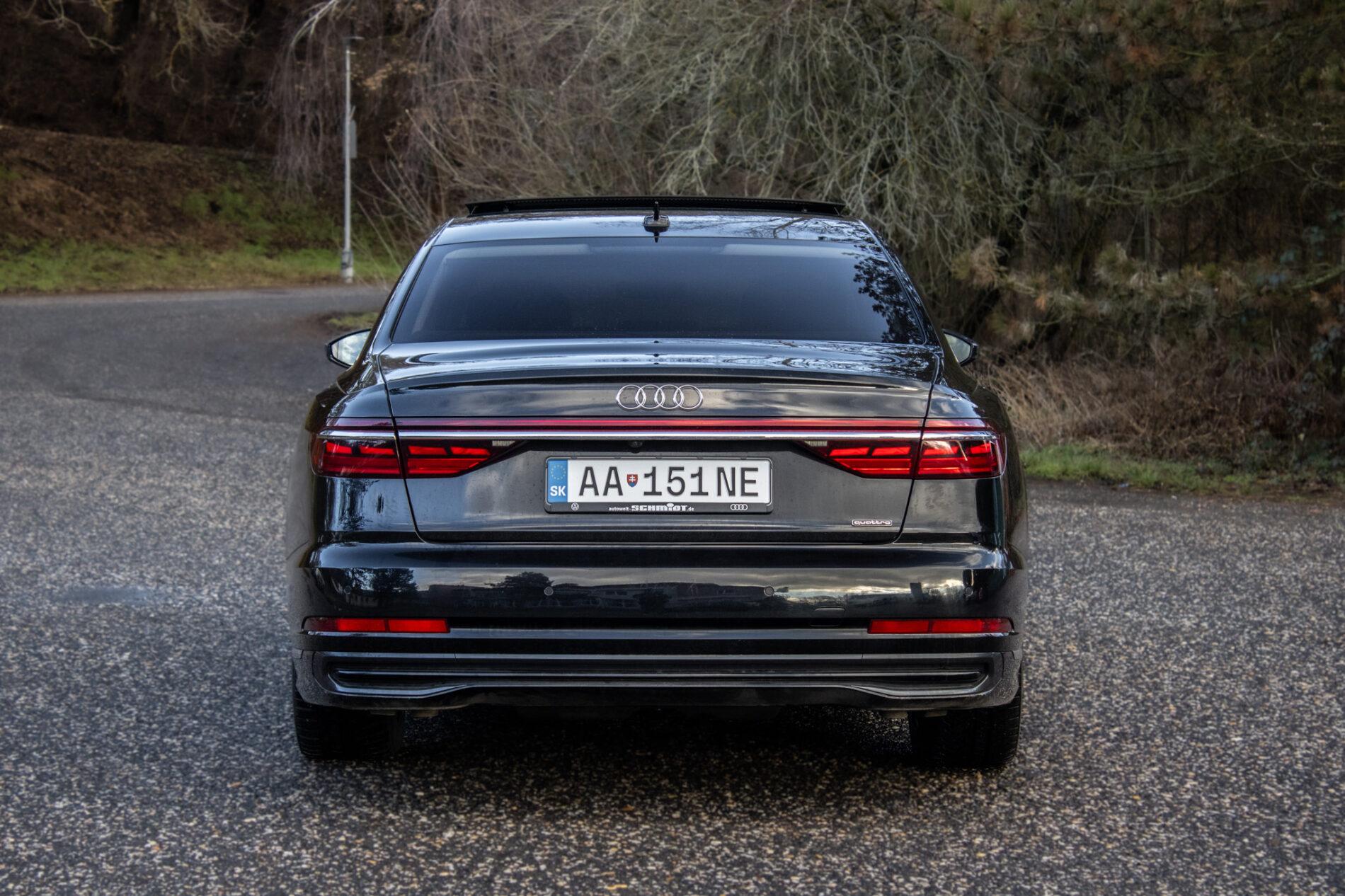 2023 AUDI A8, černá sedan, 45 533 km