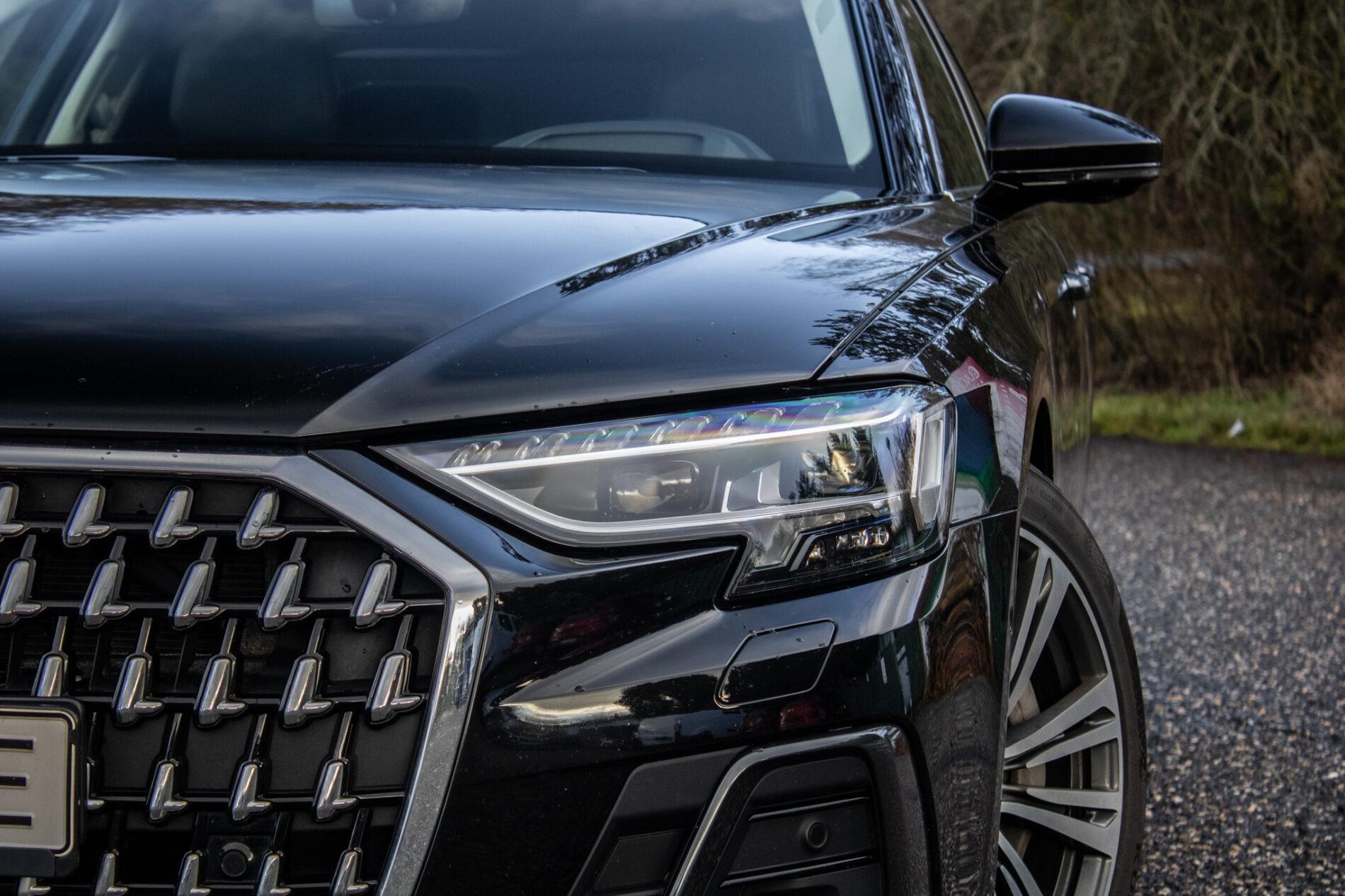 2023 AUDI A8, černá sedan, 45 533 km
