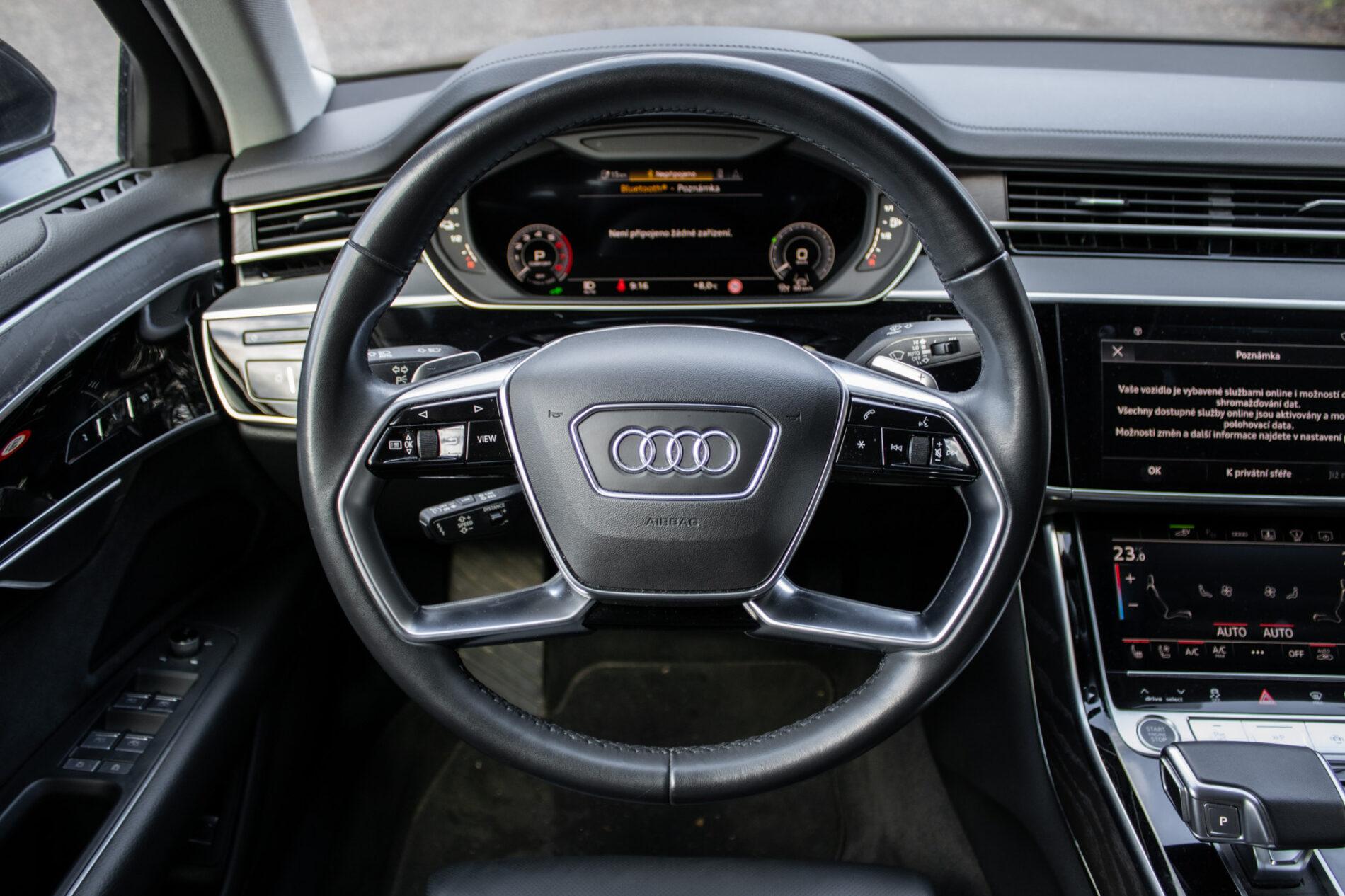 2023 AUDI A8, černá sedan, 45 533 km