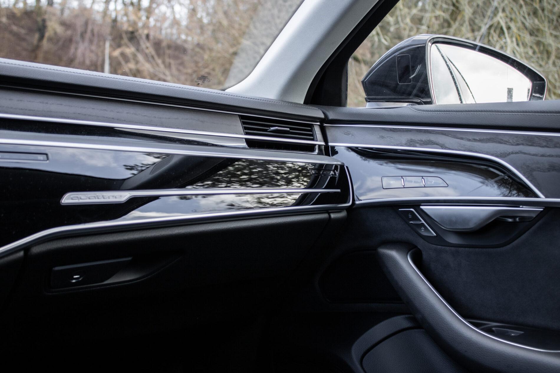 2023 AUDI A8, černá sedan, 45 533 km