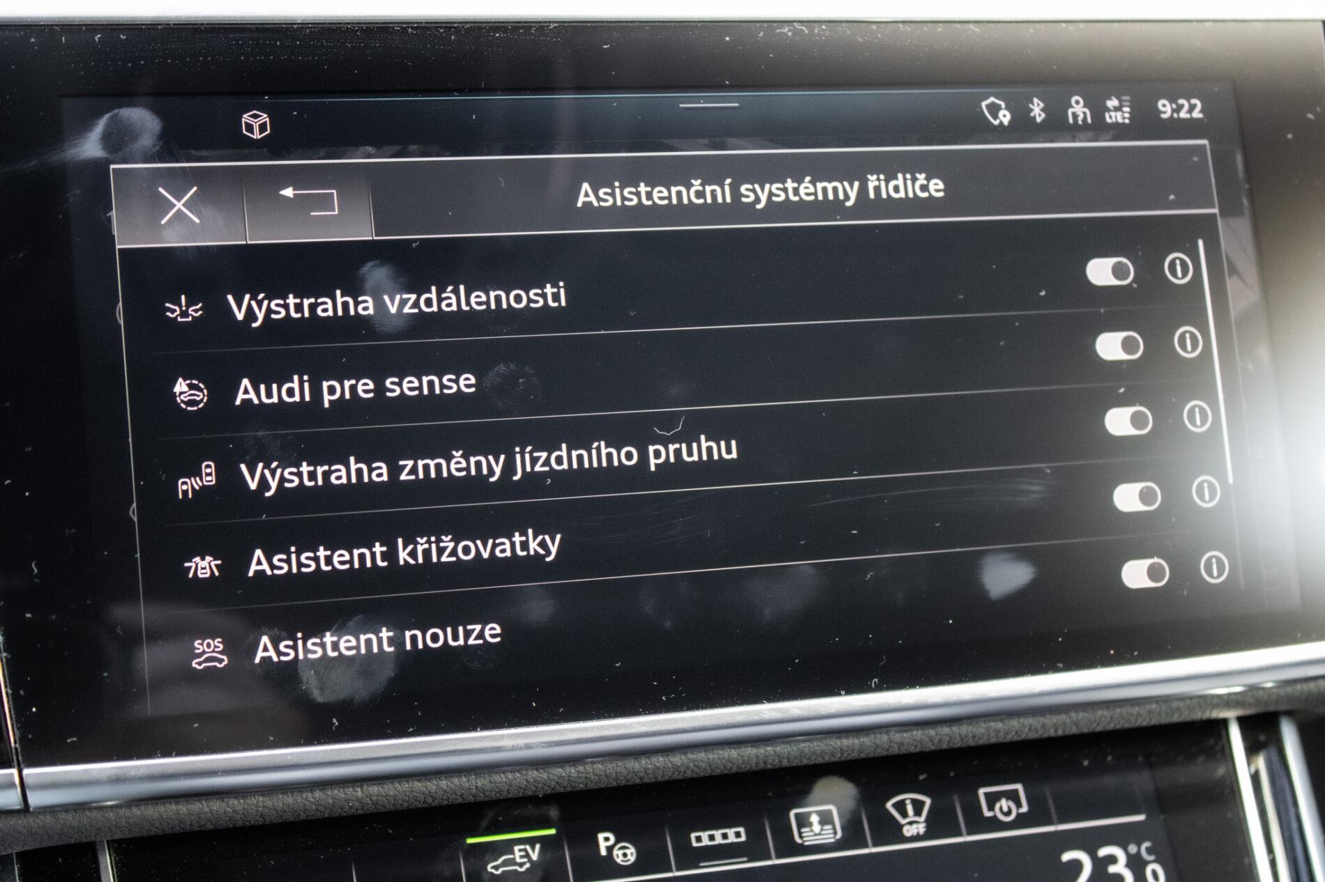 2023 AUDI A8, černá sedan, 45 533 km