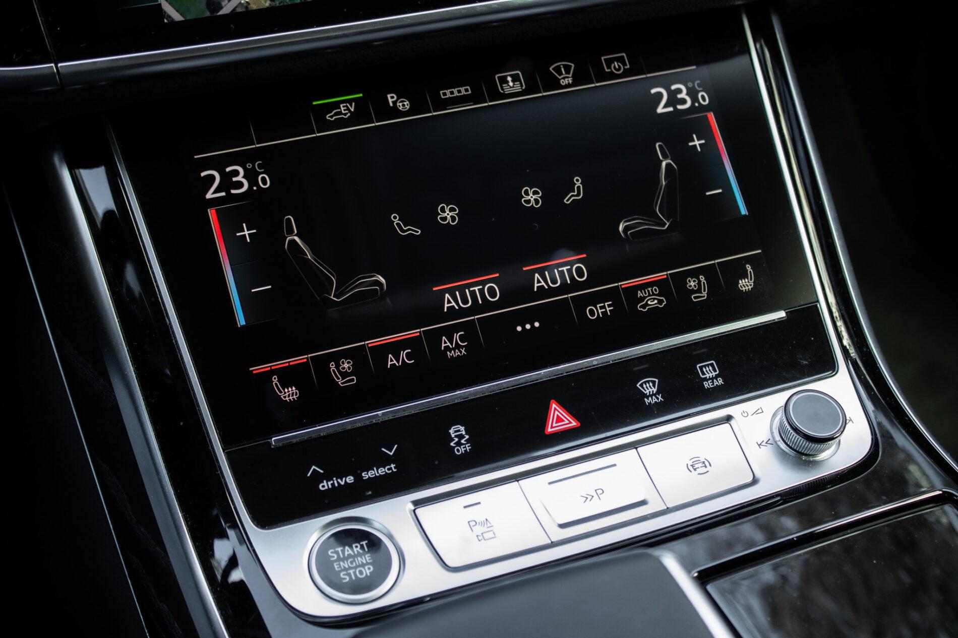 2023 AUDI A8, černá sedan, 45 533 km