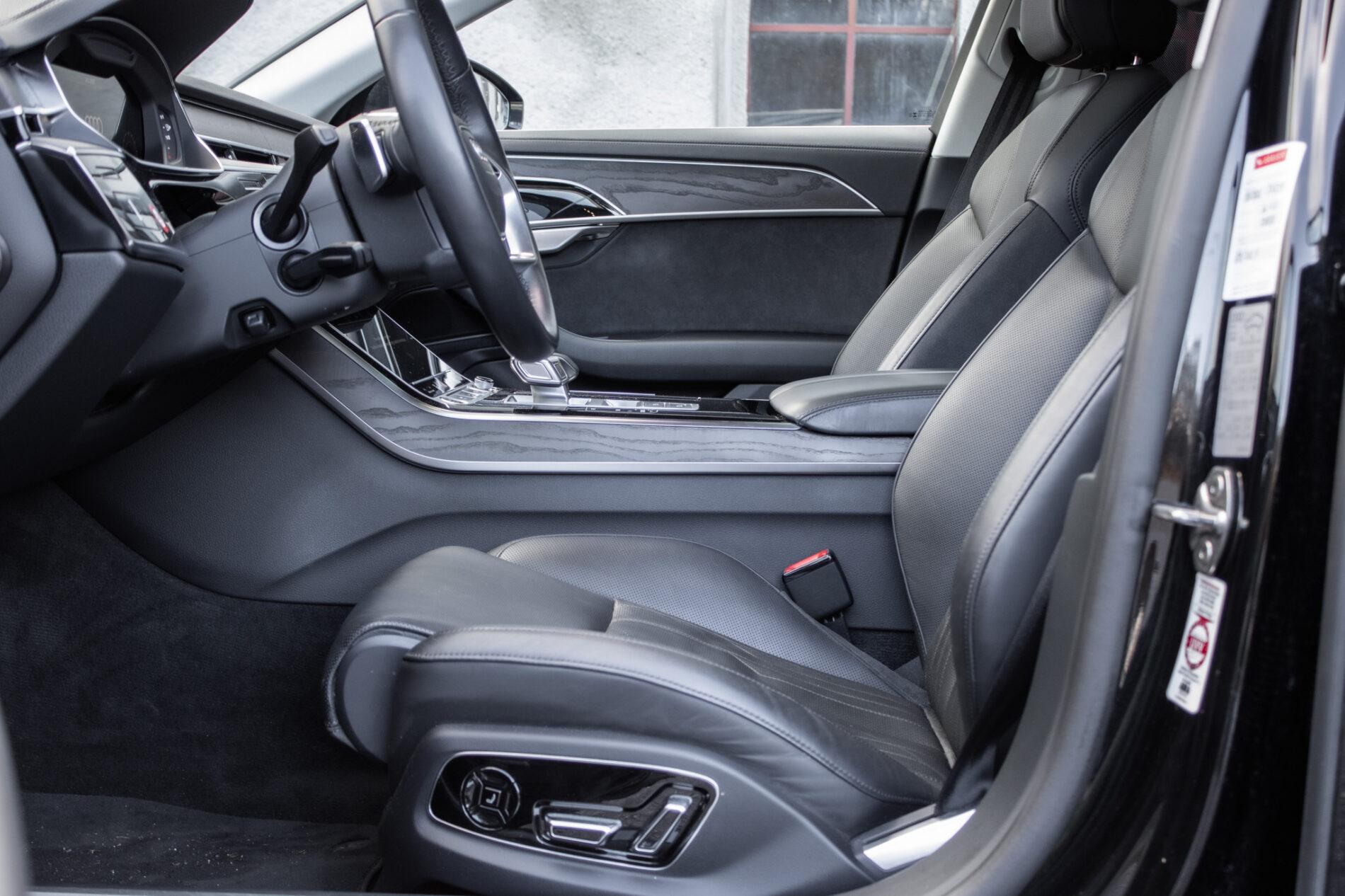 2023 AUDI A8, černá sedan, 45 533 km