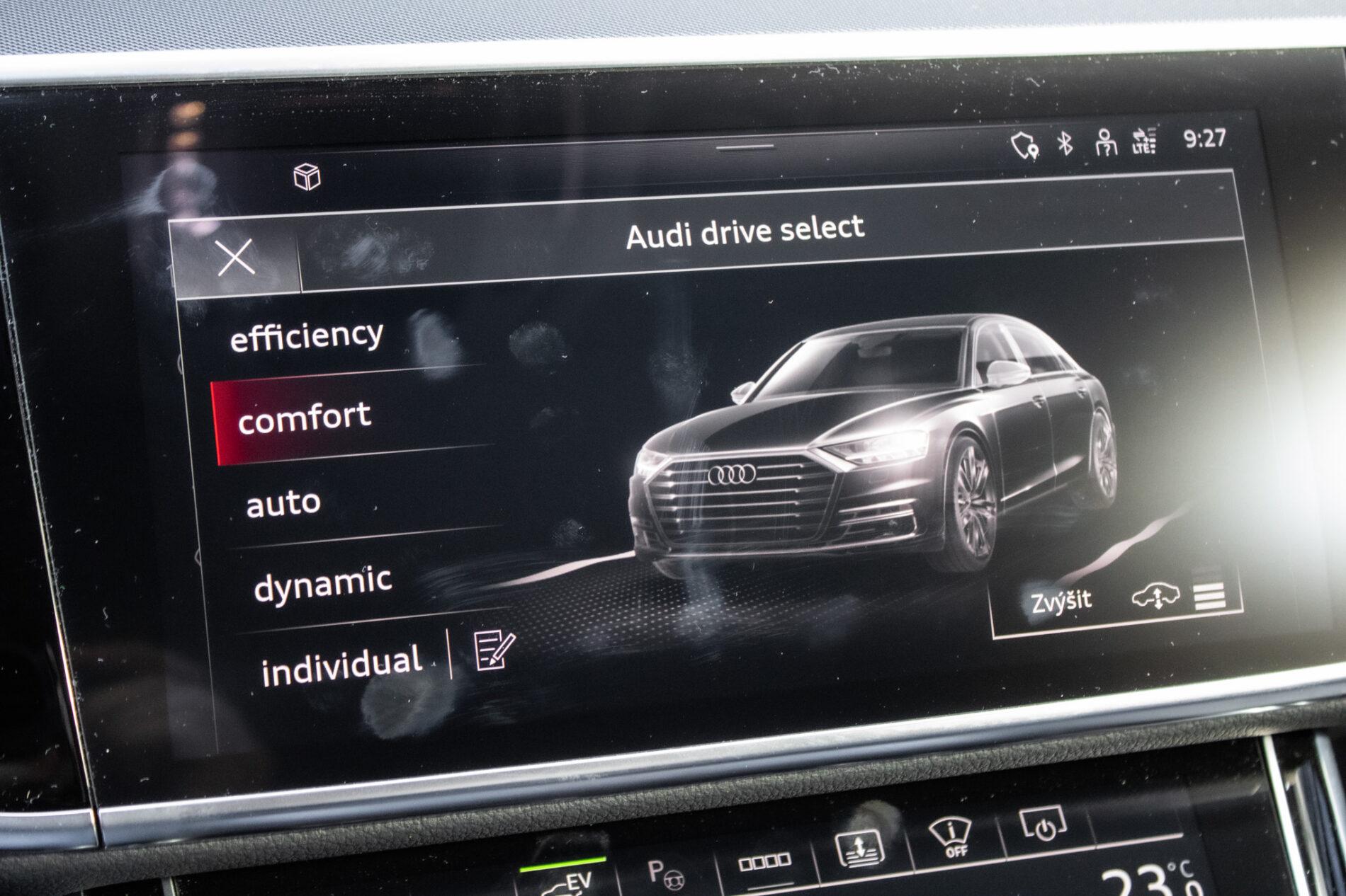 2023 AUDI A8, černá sedan, 45 533 km