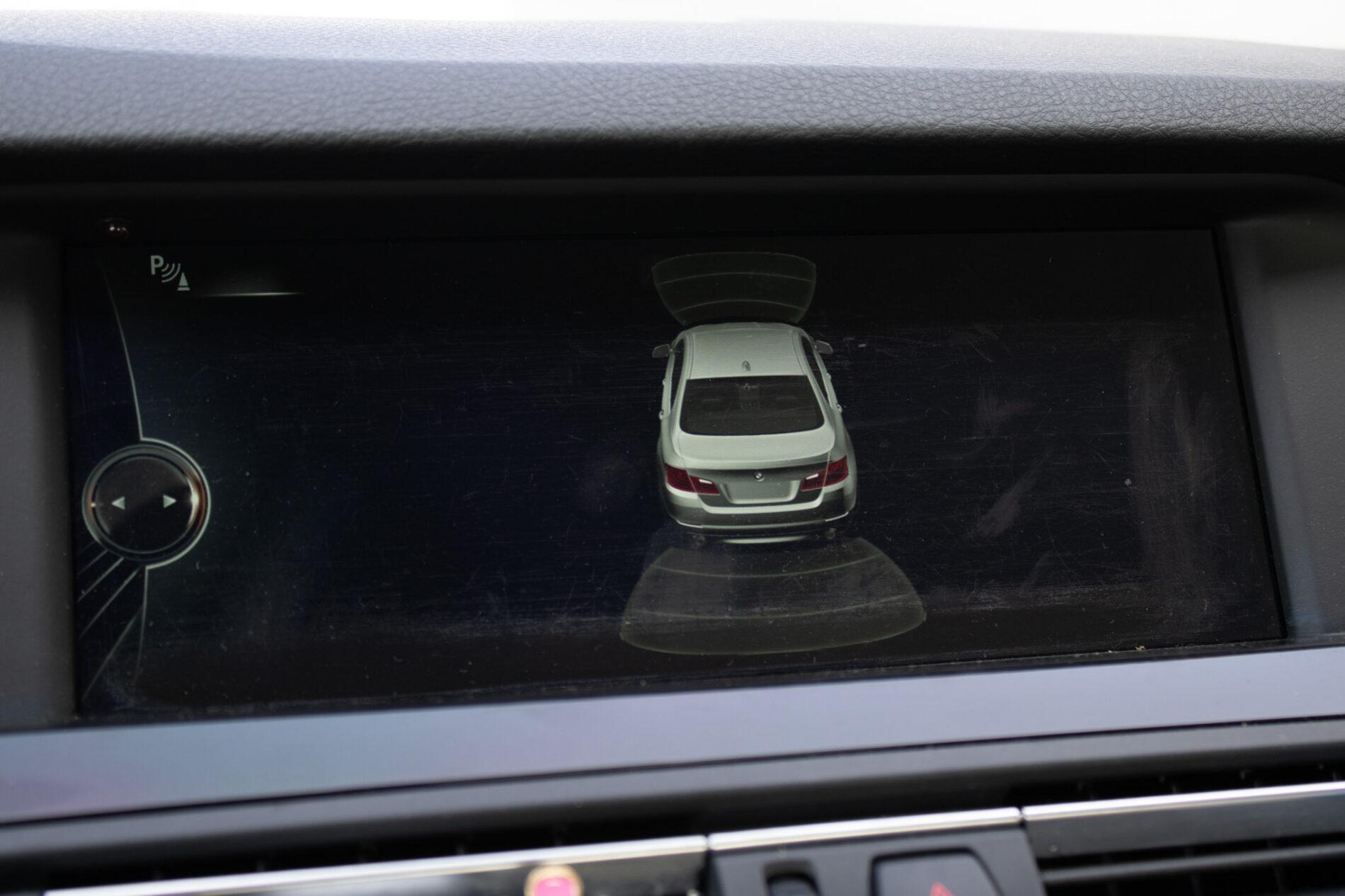 2013 BMW 530d, černá sedan, 303 000 km