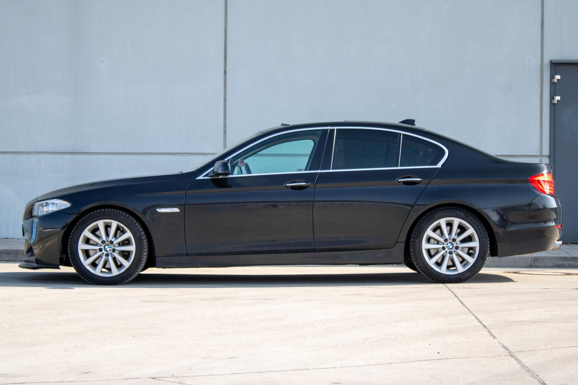 2013 BMW 530d, černá sedan, 303 000 km