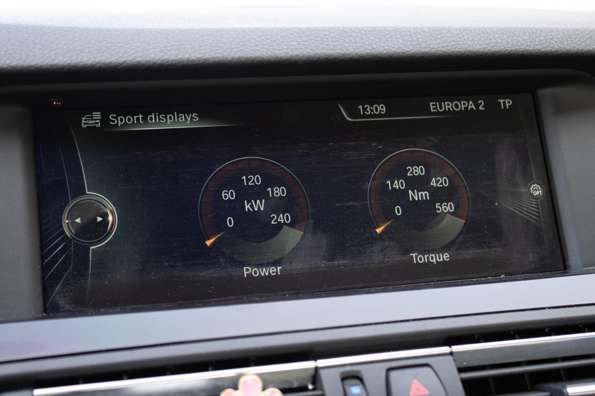 2013 BMW 530d, černá sedan, 303 000 km