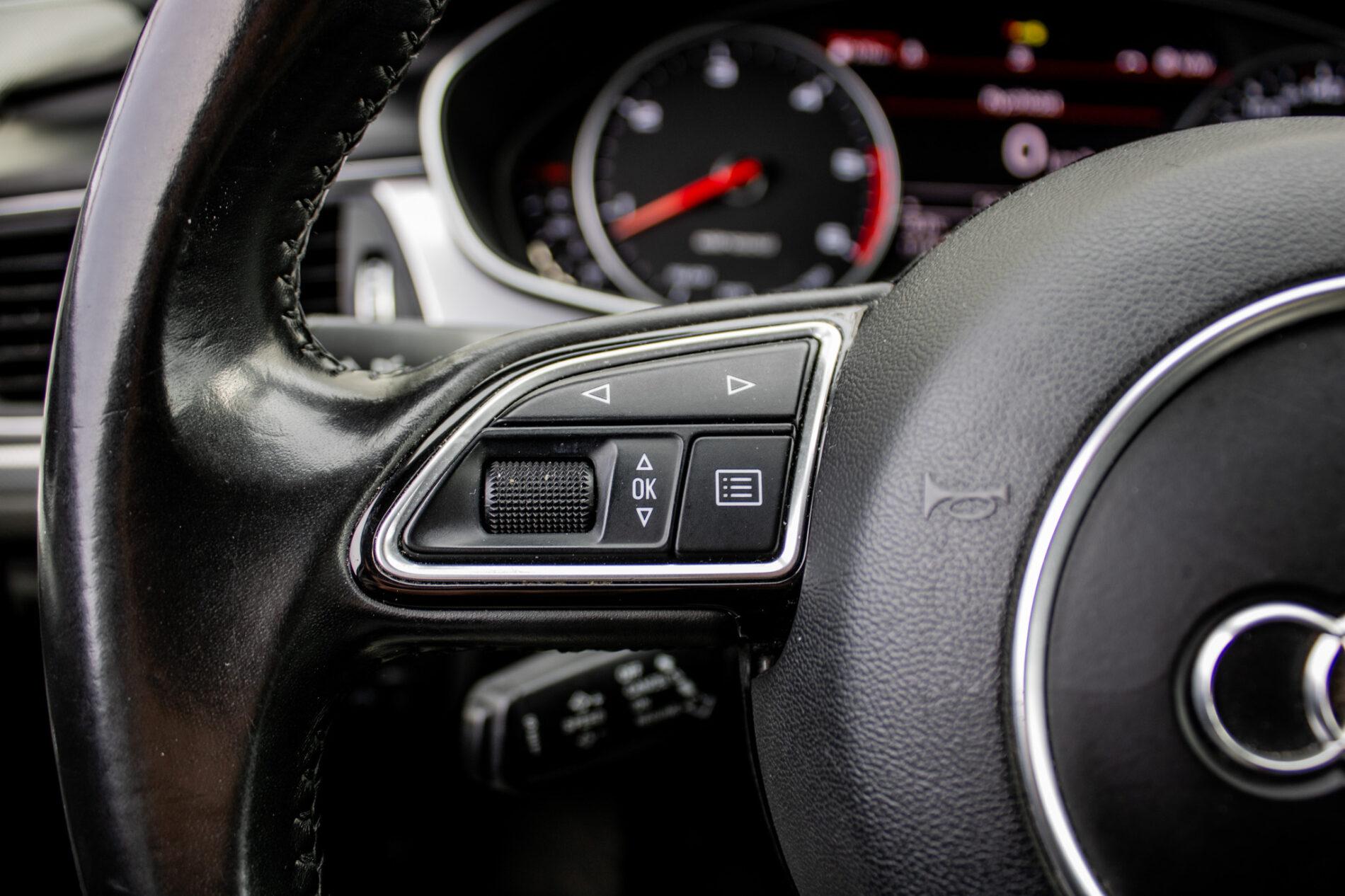 2015 AUDI A6, stříbrná kombi, 305 272 km