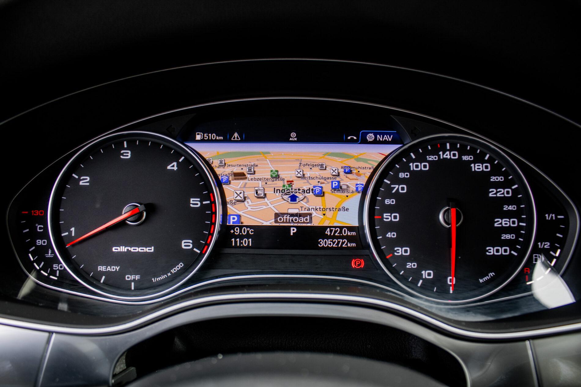 2015 AUDI A6, stříbrná kombi, 305 272 km