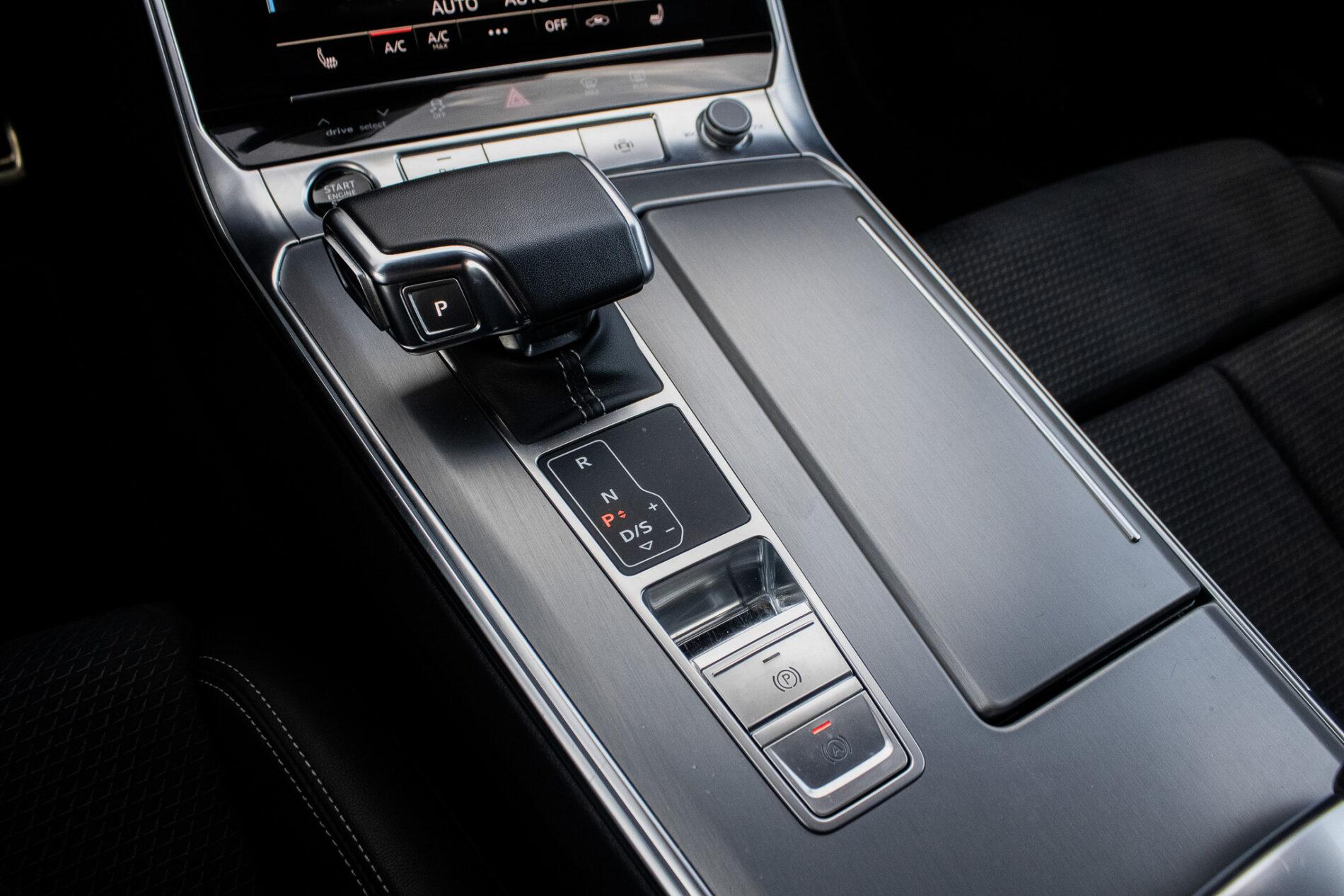2022 AUDI A7, černá, 99 845 km