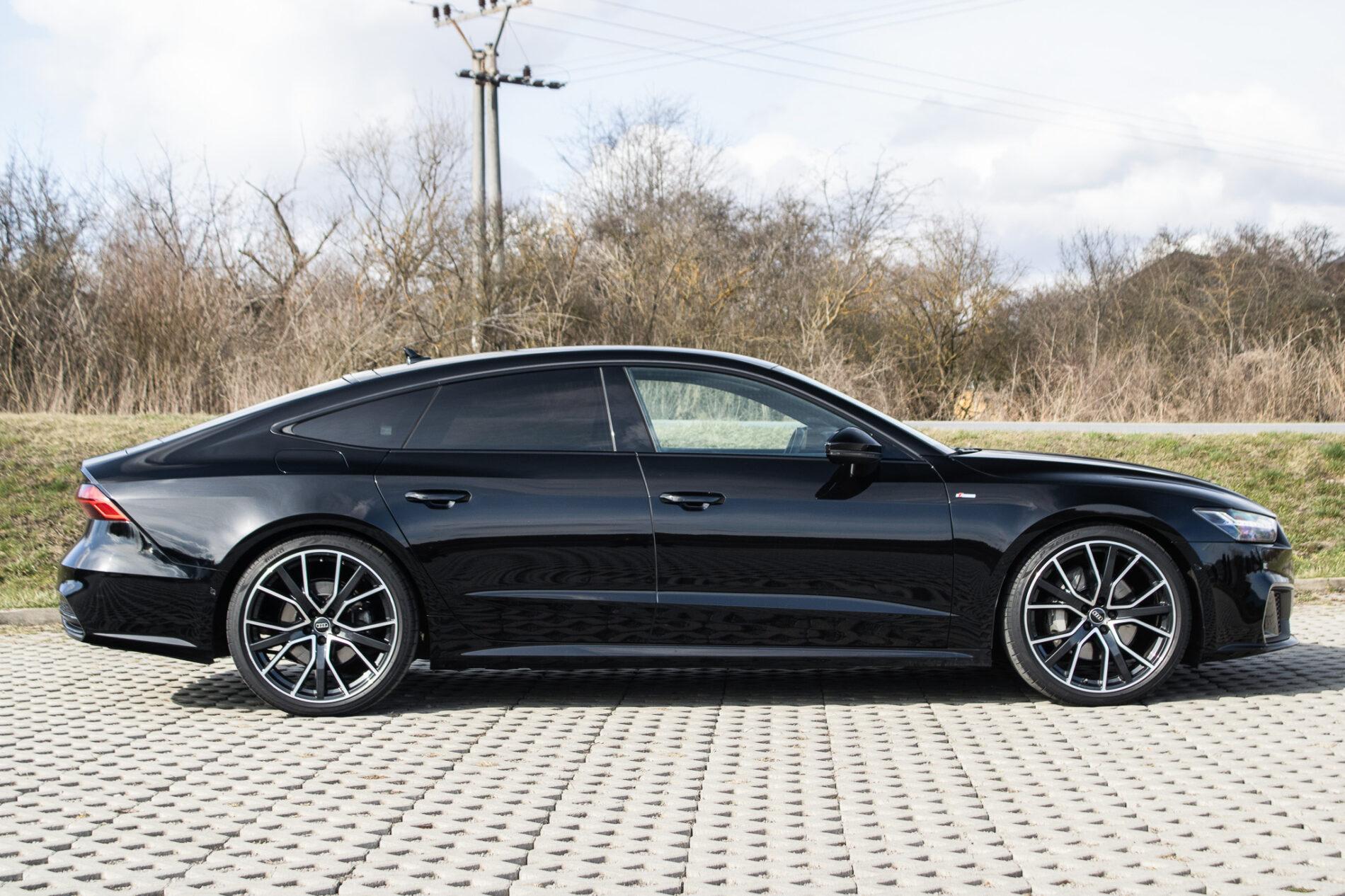 2022 AUDI A7, černá, 99 845 km