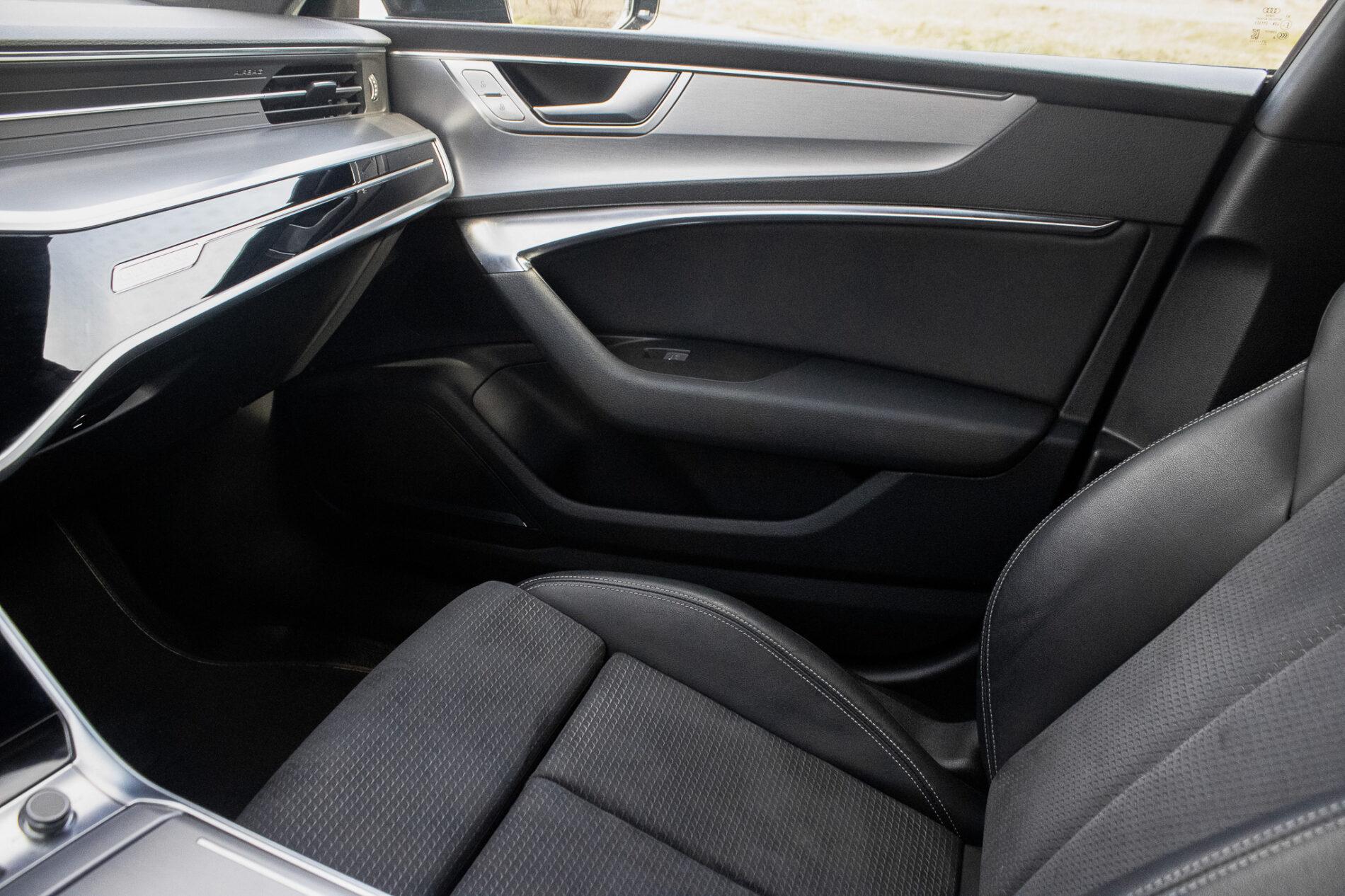 2022 AUDI A7, černá, 99 845 km
