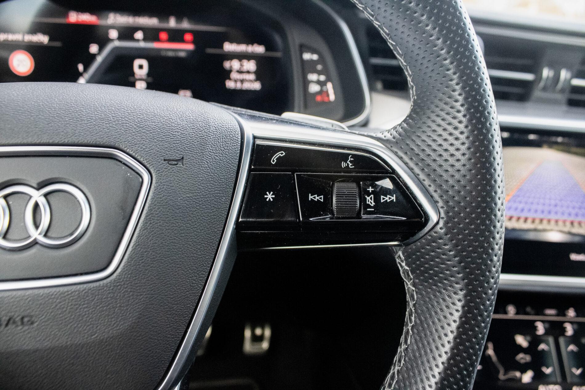 2022 AUDI A7, černá, 99 845 km