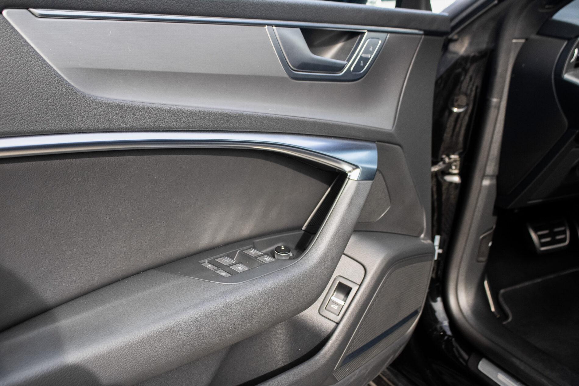2022 AUDI A7, černá, 99 845 km