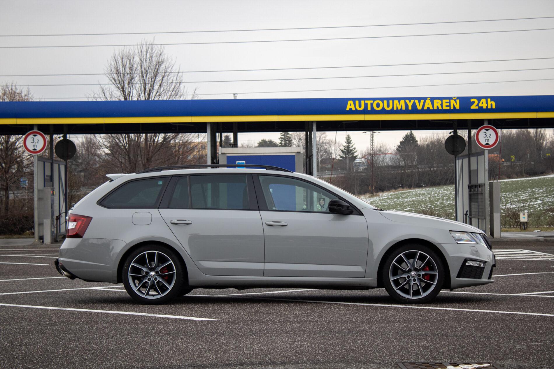 2019 Skoda Octavia RS, šedá kombi, 193 427 km