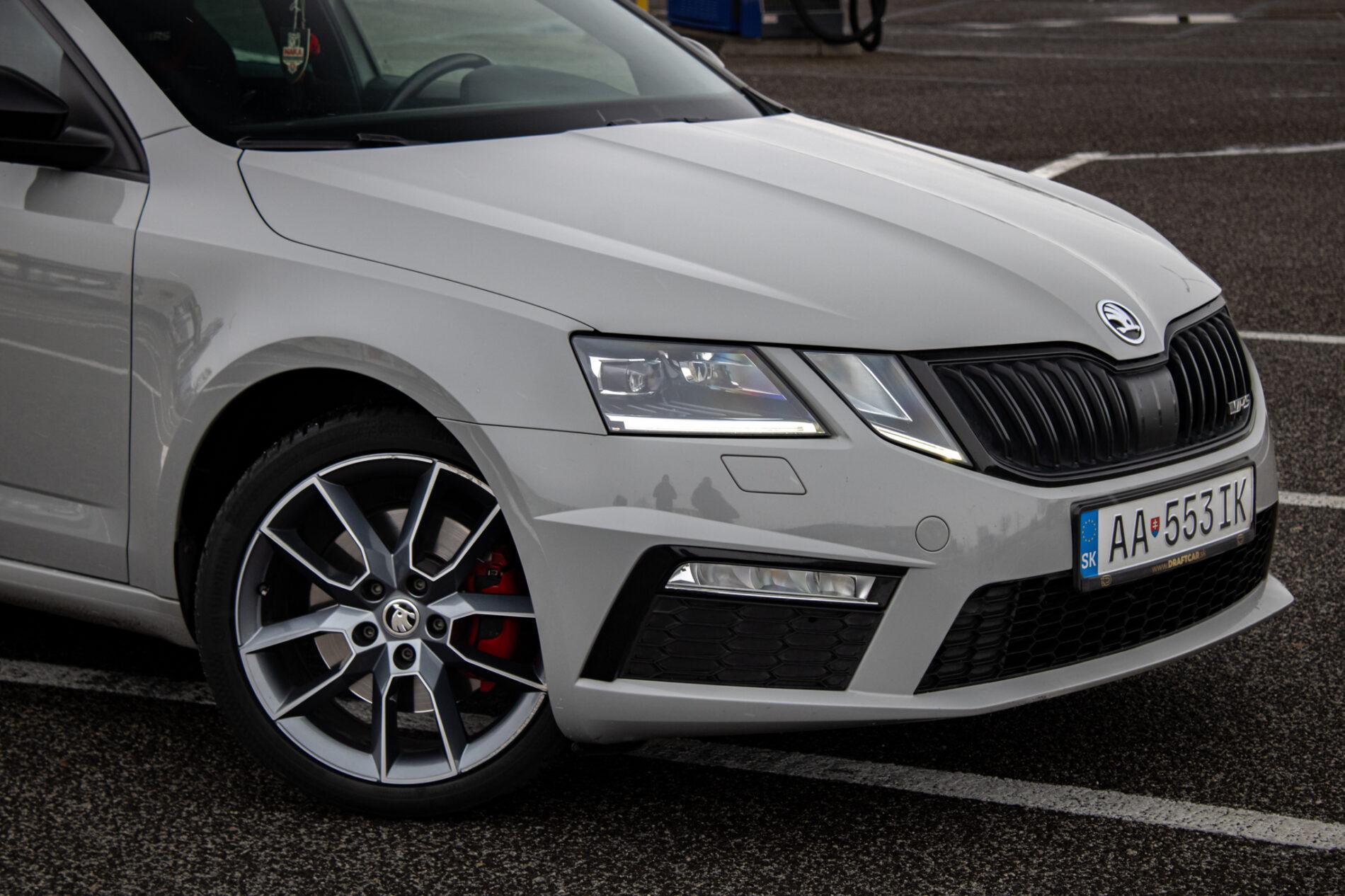 2019 Skoda Octavia RS, šedá kombi, 193 427 km