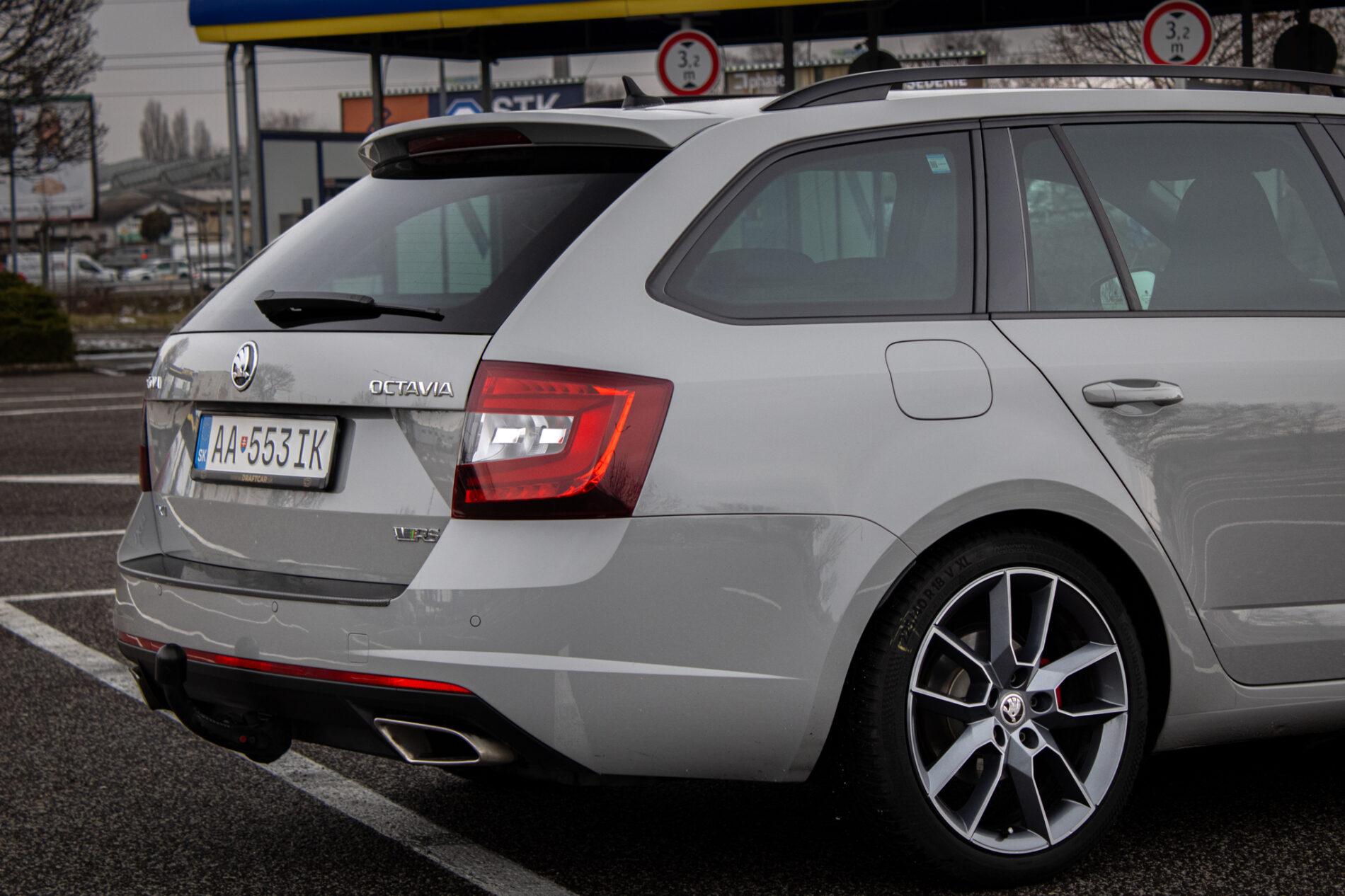 2019 Skoda Octavia RS, šedá kombi, 193 427 km