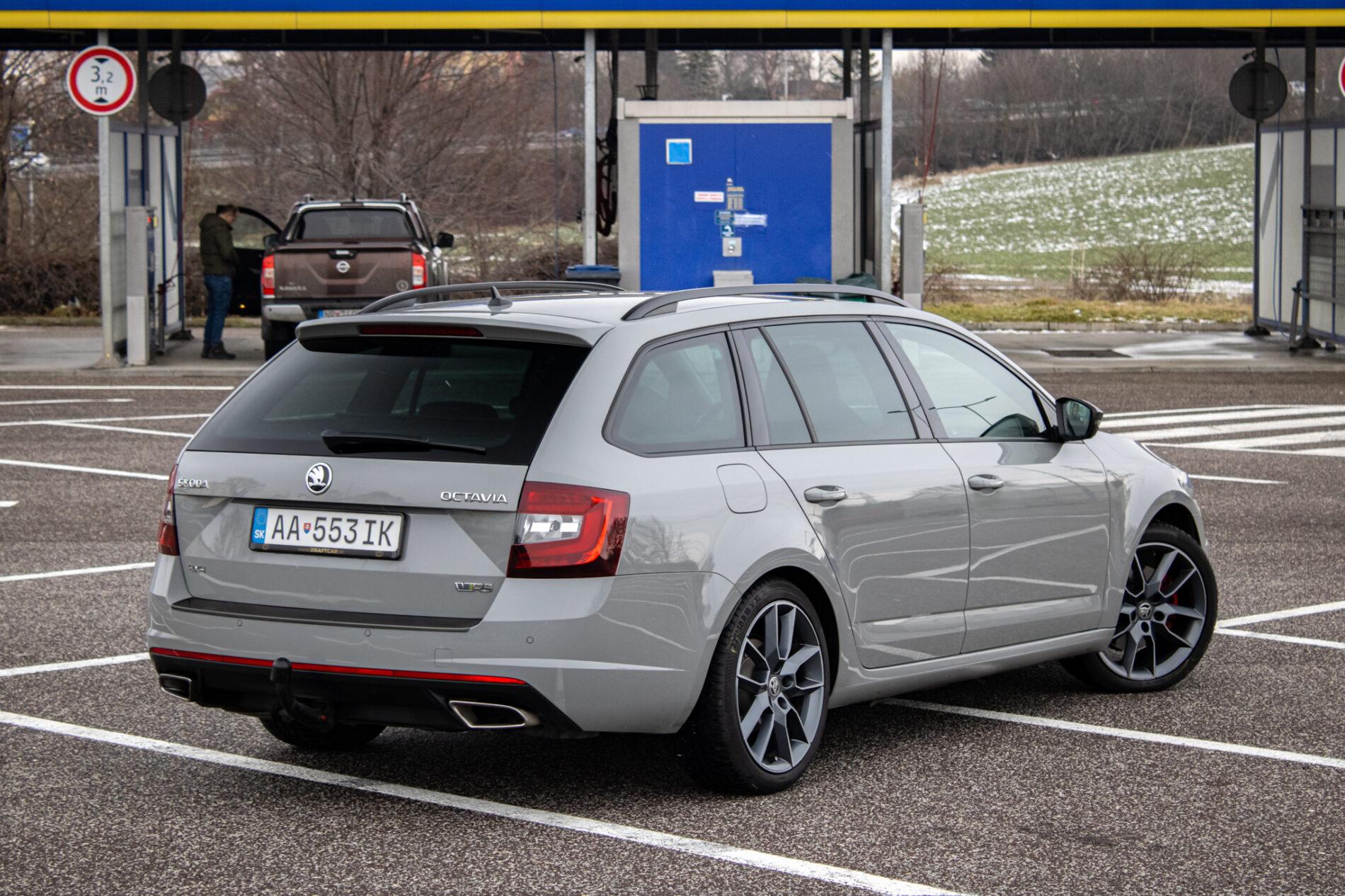 2019 Skoda Octavia RS, šedá kombi, 193 427 km