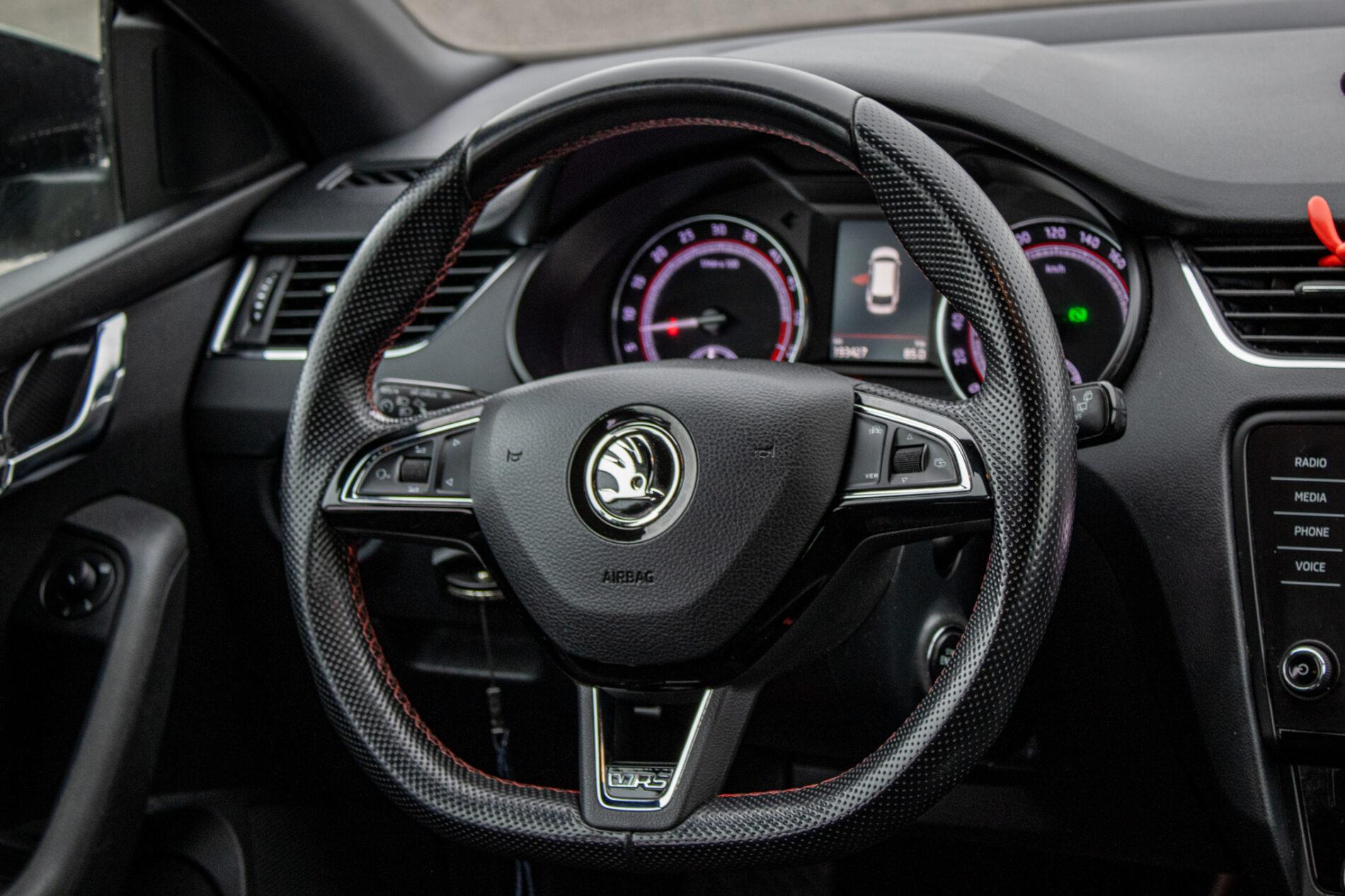 2019 Skoda Octavia RS, šedá kombi, 193 427 km