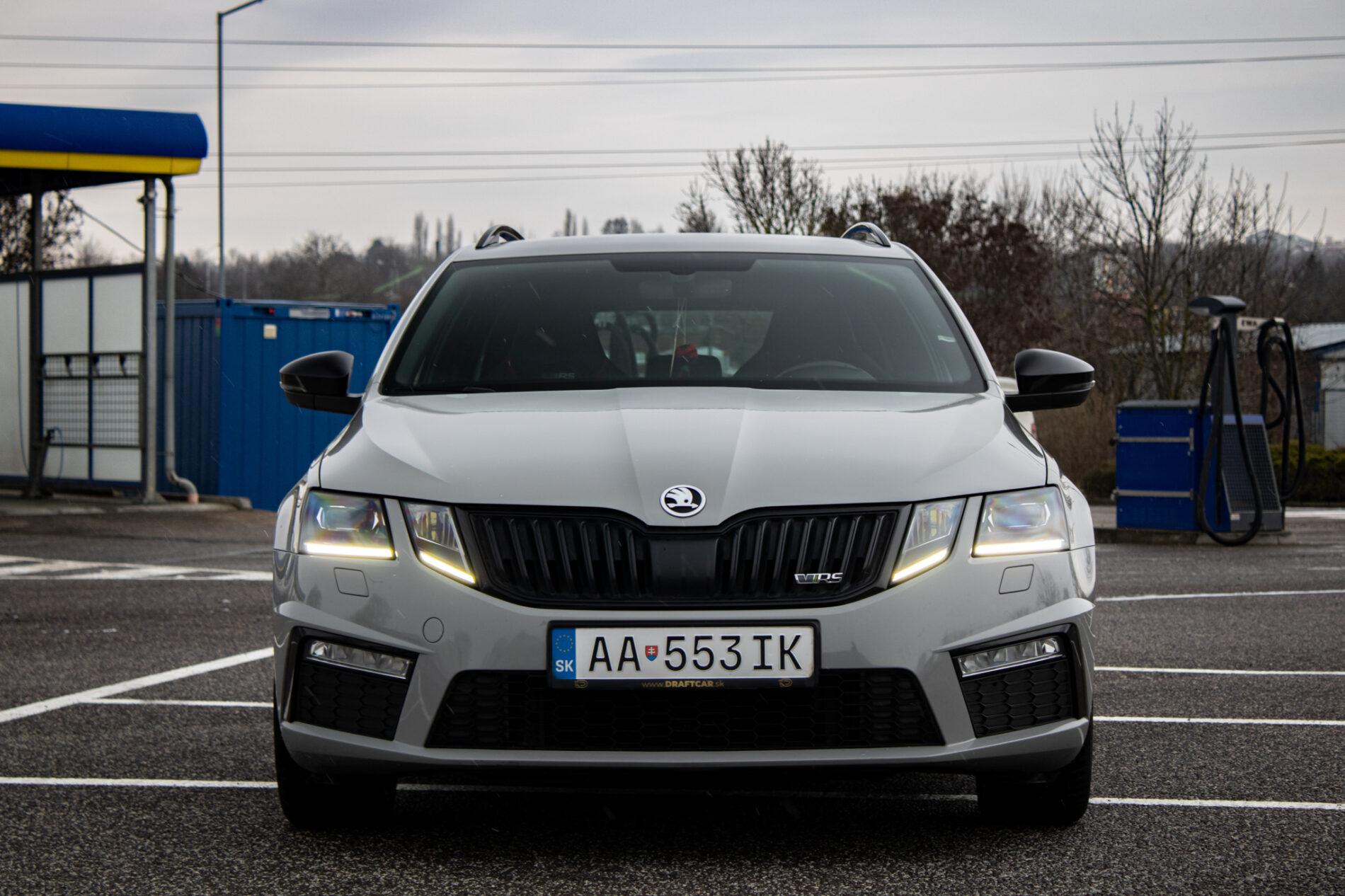 2019 Skoda Octavia RS, šedá kombi, 193 427 km