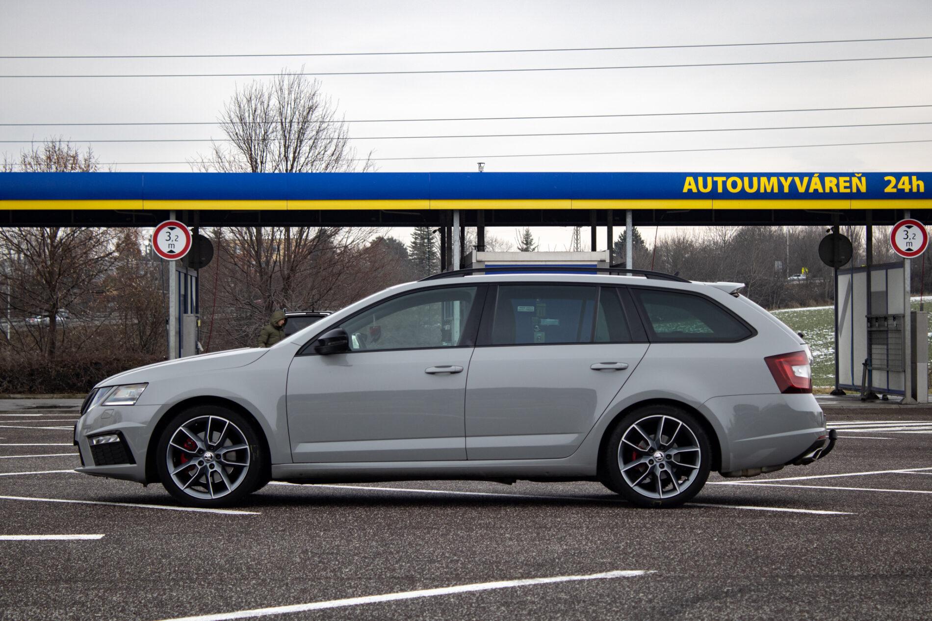 2019 Skoda Octavia RS, šedá kombi, 193 427 km