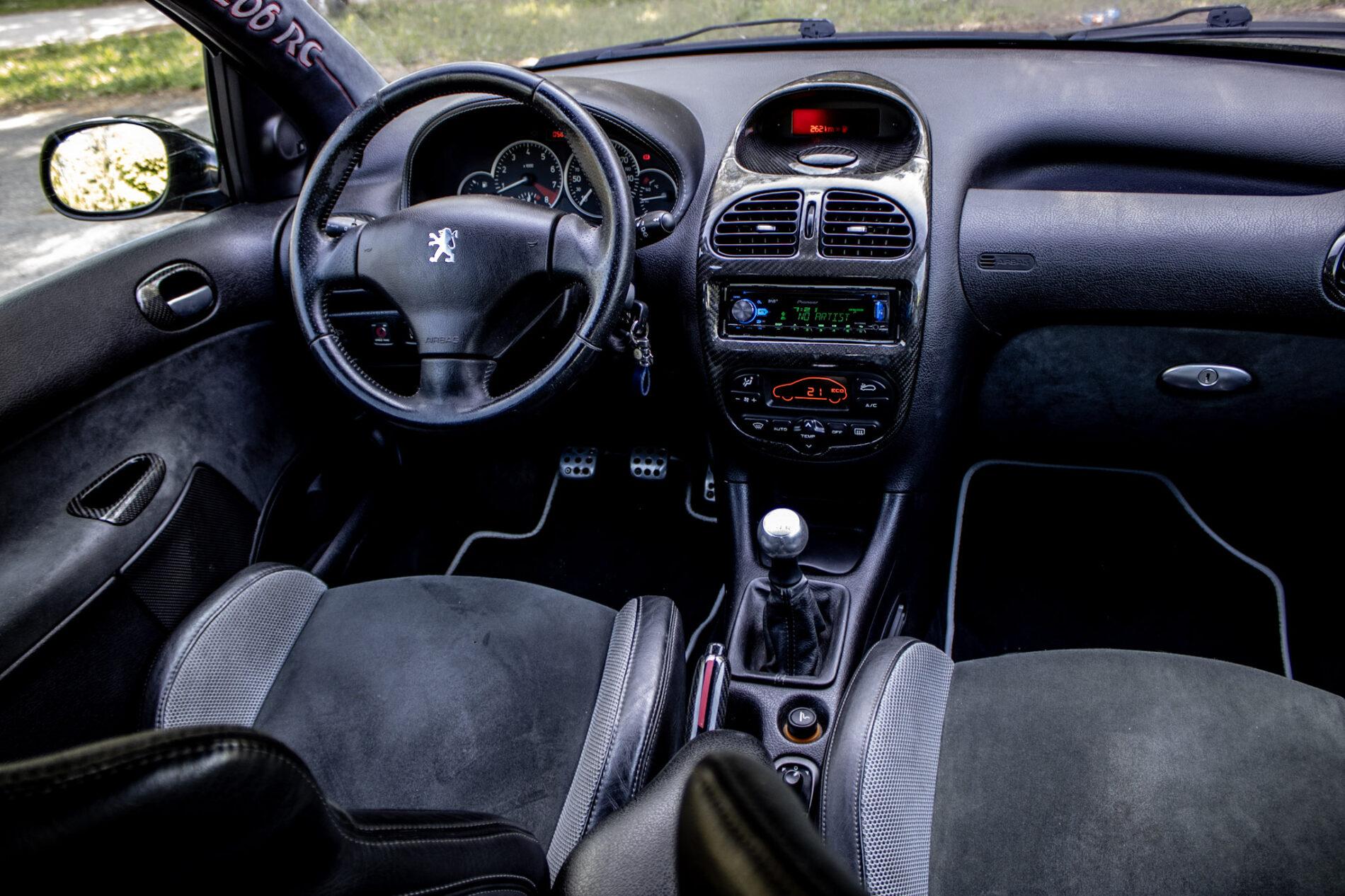 2003 Peugeot 206 RC, černá hatchback, 58 219 km