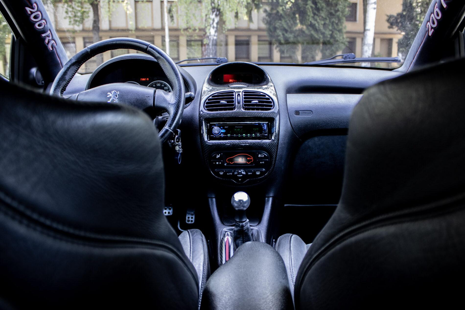 2003 Peugeot 206 RC, černá hatchback, 58 219 km